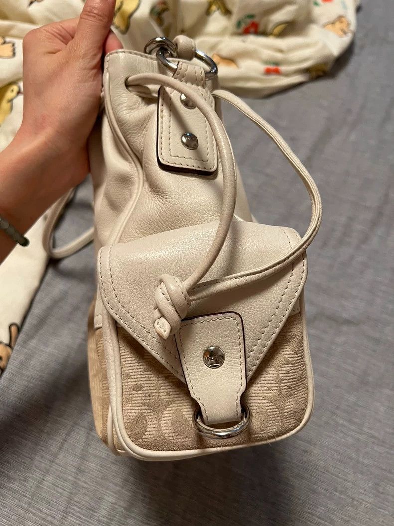 Loewe loewe Lambskin tassel drawstring bucket bag 2503-Nextarrow Size ONE SIZE - 5 Thumbnail