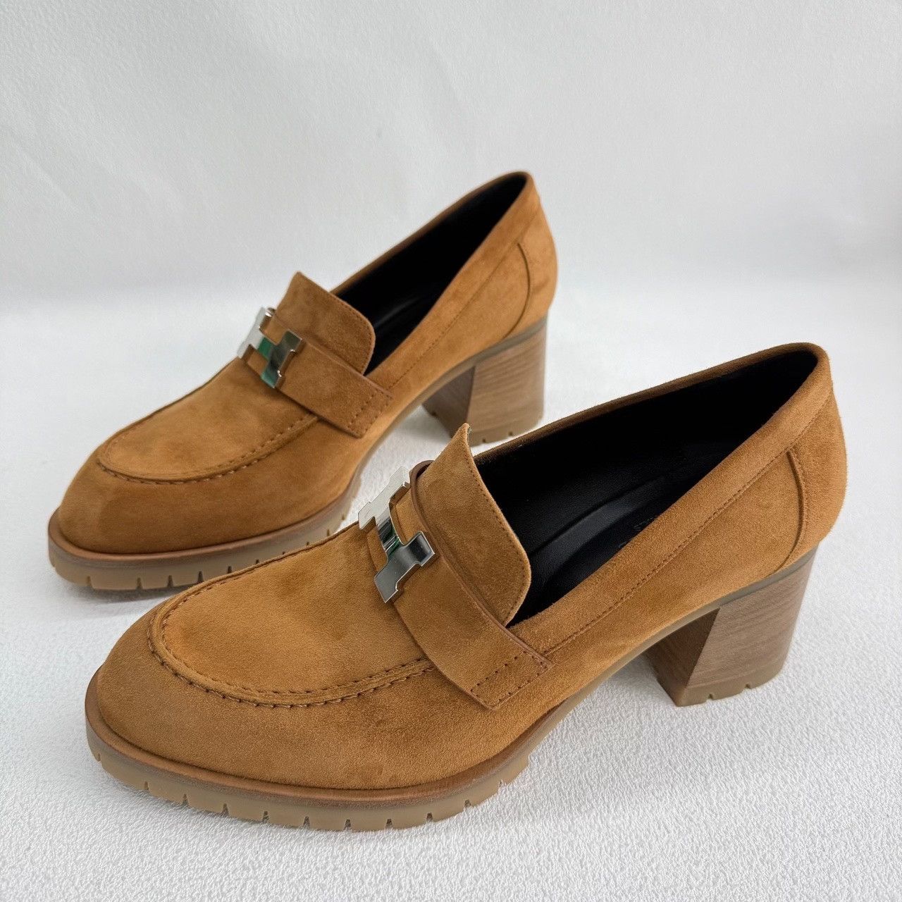 Hermes Hermes Brown Lowtop Sneakers us_8-5 Women Size US 8.5 / IT 38.5 - 1 Thumbnail