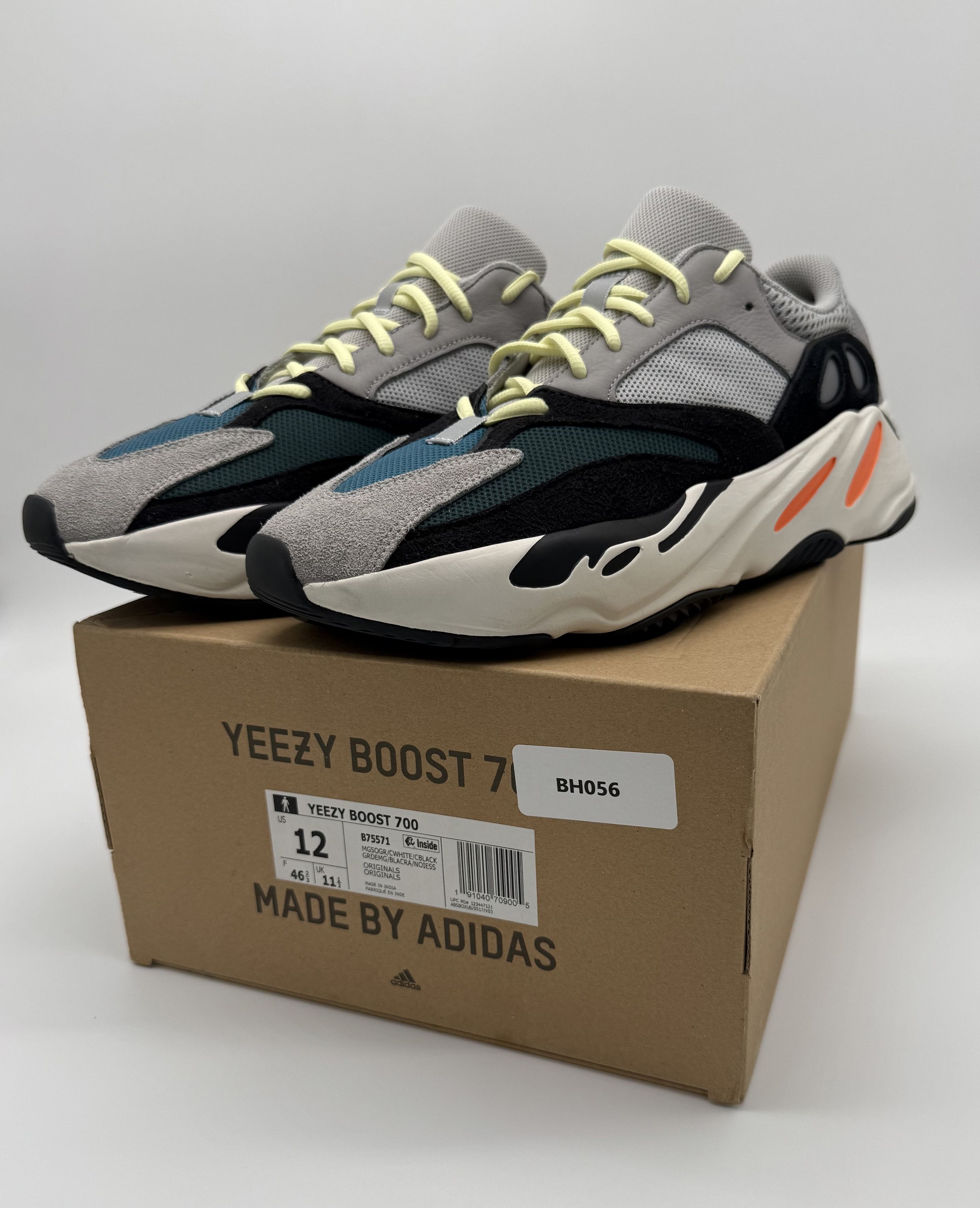 Yeezy Yeezy Boost 700 Wave Runner Size US 12 / EU 45 - 9 Thumbnail