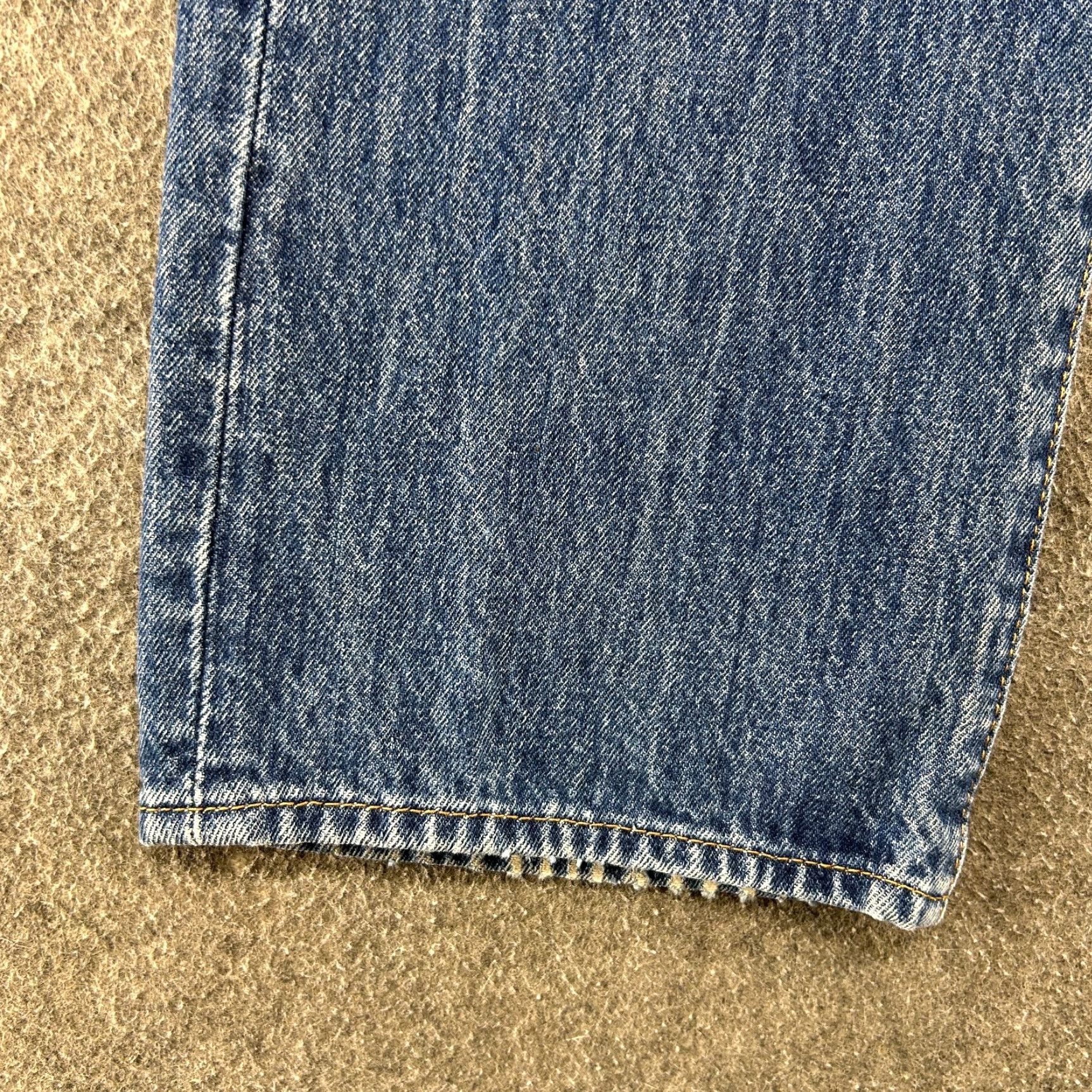 Levi's VINTAGE Levi's 501 Jeans Mens 34x30 Blue Straight Regular Fit Medium Wash Distressed Button Fly Cotton Denim Inseam 30 Size US 34 / EU 50 - 4 Thumbnail