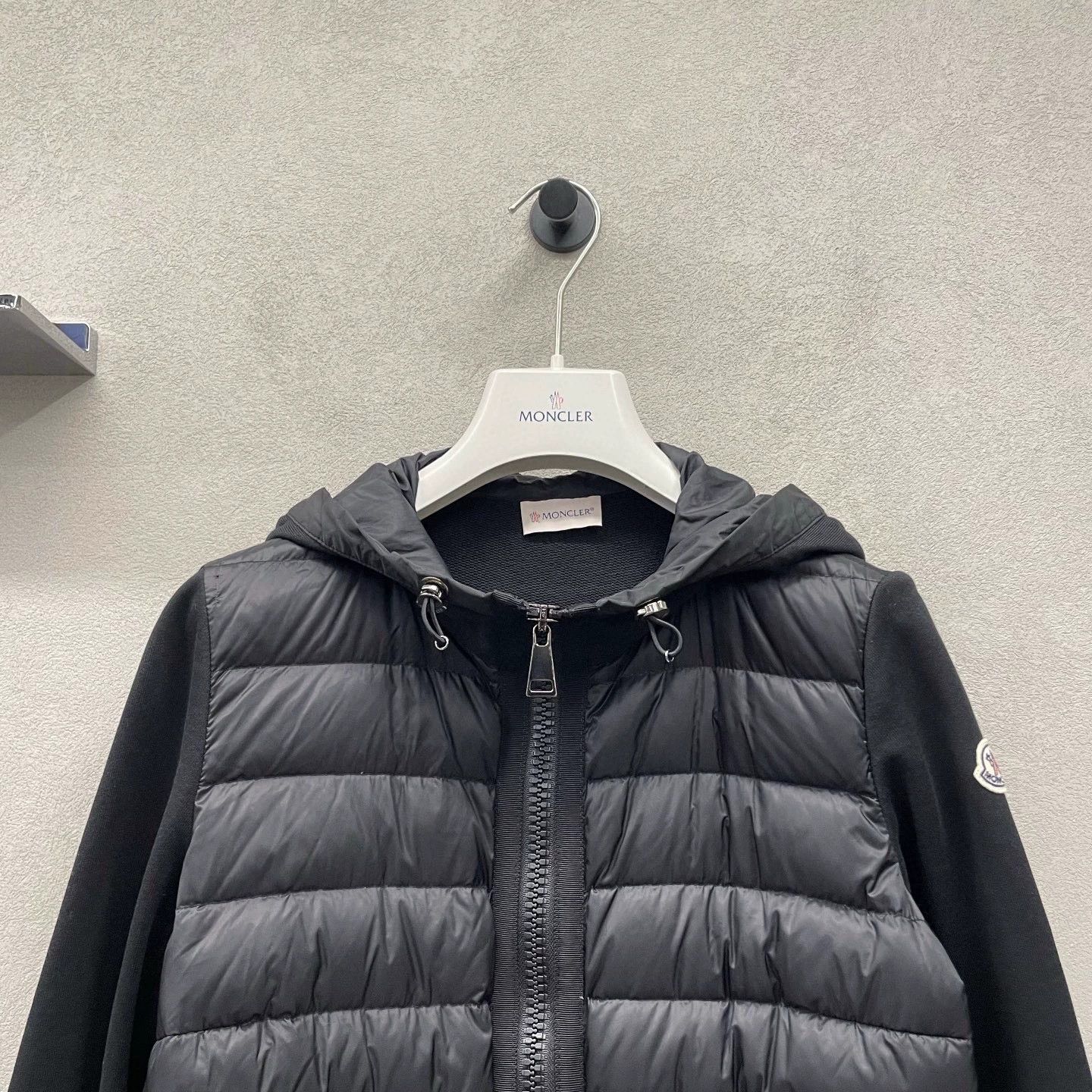 Moncler black padded zipped Moncler jacket size xs Size US XS / EU 42 / 0 - 4 Thumbnail