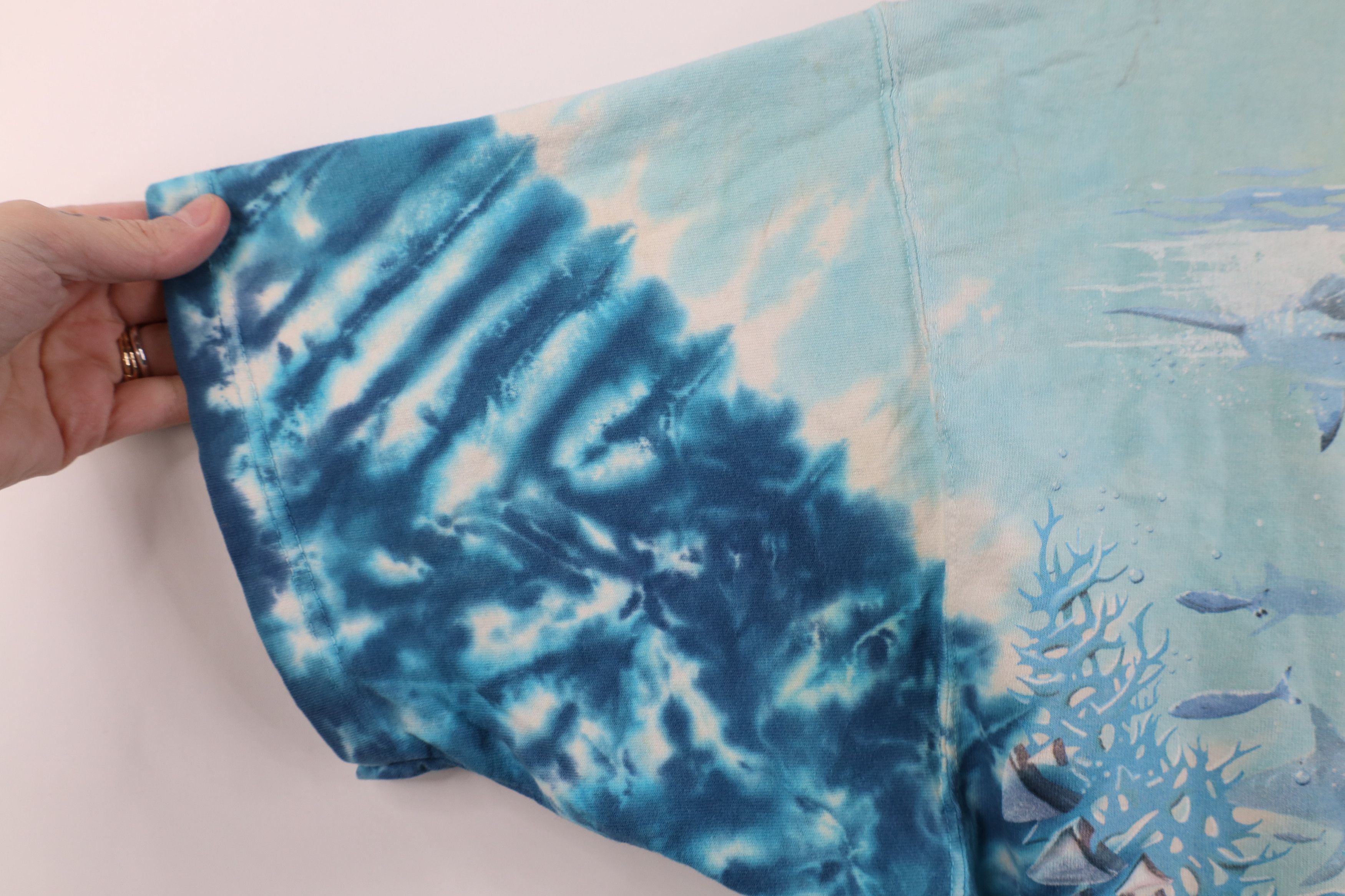 Liquid Blue Vintage 90s Liquid Blue Fish All Over Print T-Shirt USA Size US XL / EU 56 / 4 - 9 Thumbnail