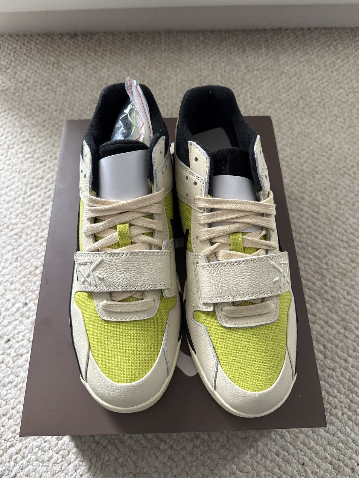 Nike Travis Scott Bright Cactus Size US 10.5 / EU 43-44 - 3 Thumbnail