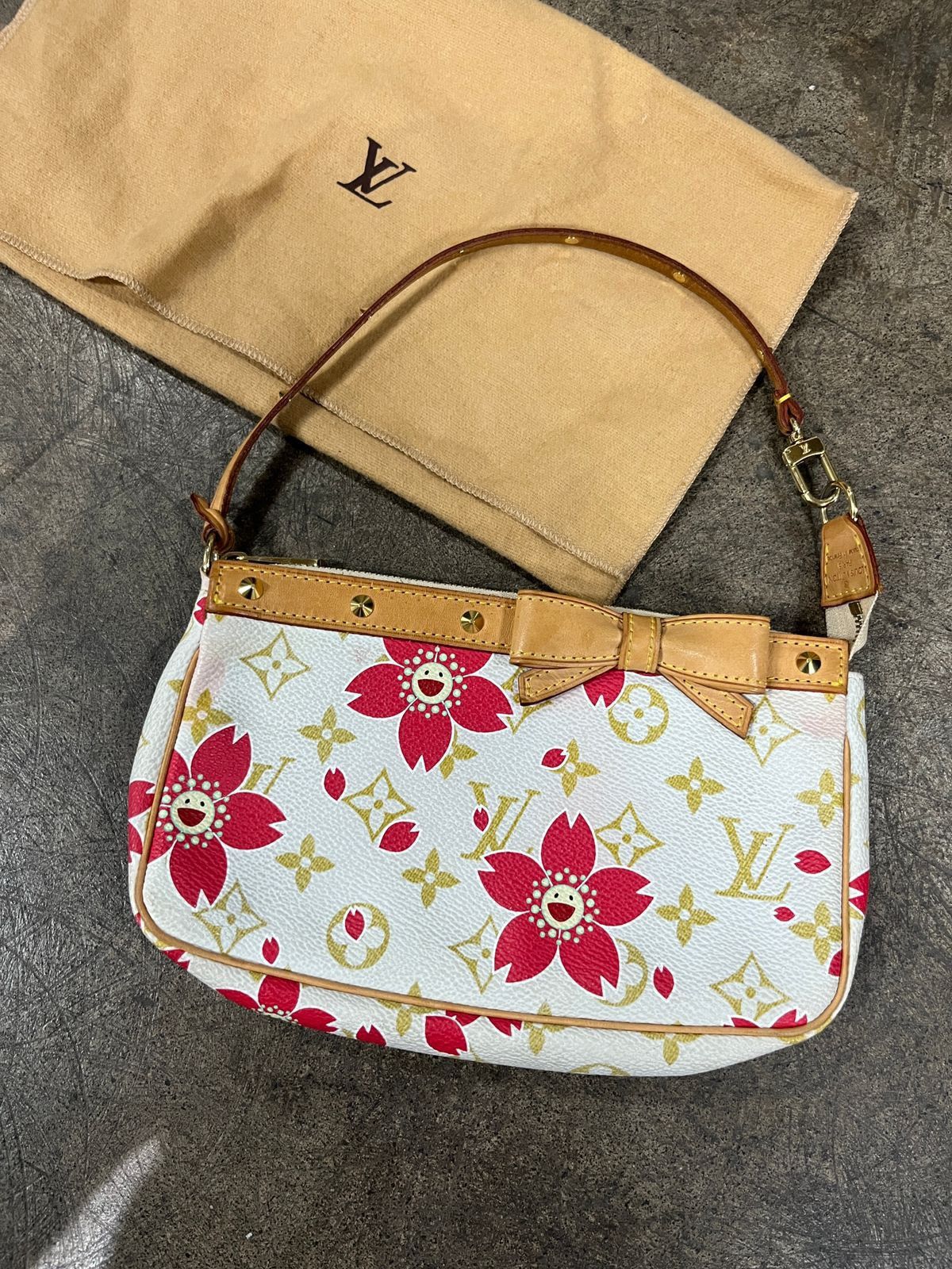 Louis Vuitton Louis vuitton x Murakami Size ONE SIZE - 2 Thumbnail