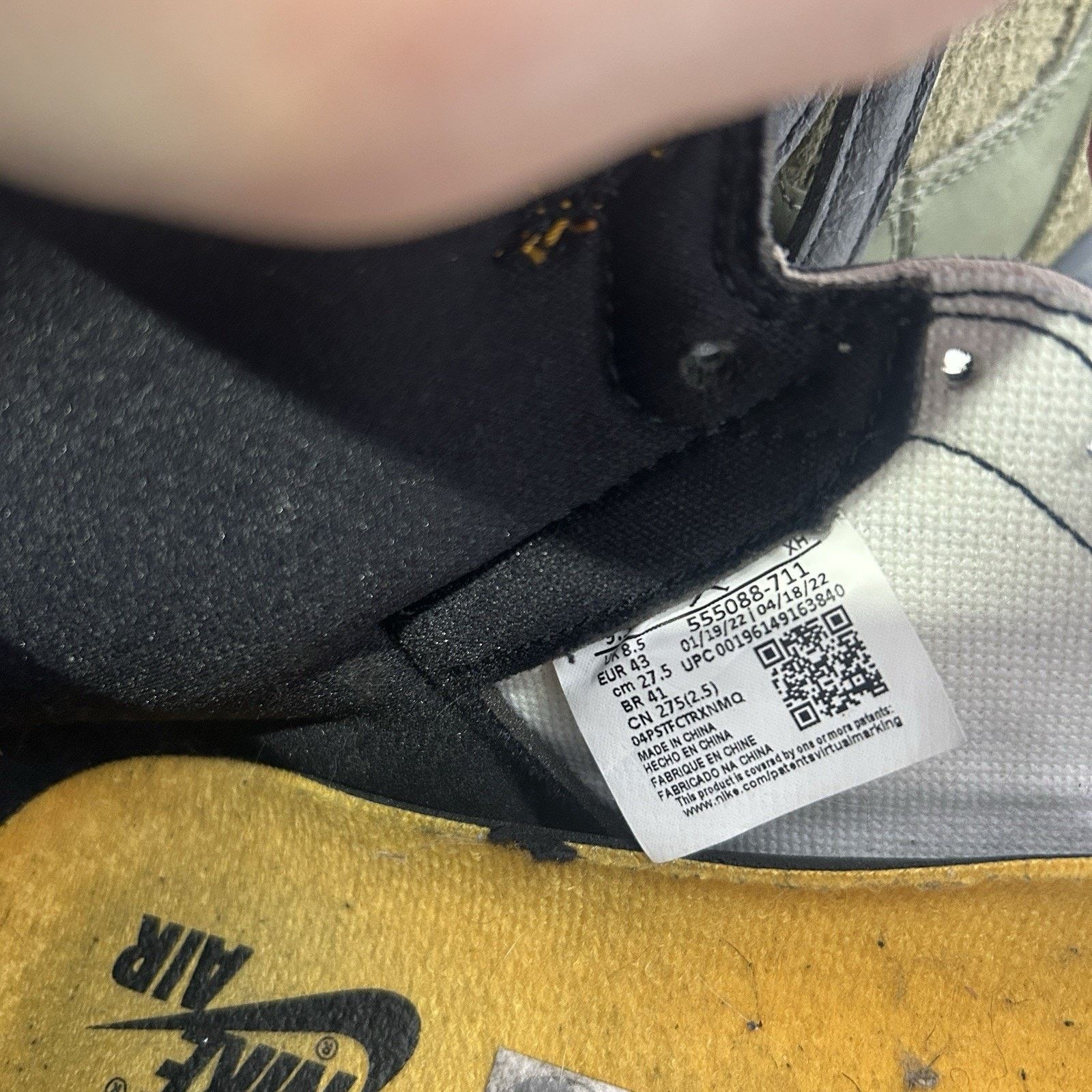 Jordan Brand Nike Air Jordan 1 Retro High OG “Taxi/Black-Sail” Size US 9.5 / EU 42-43 - 8 Thumbnail