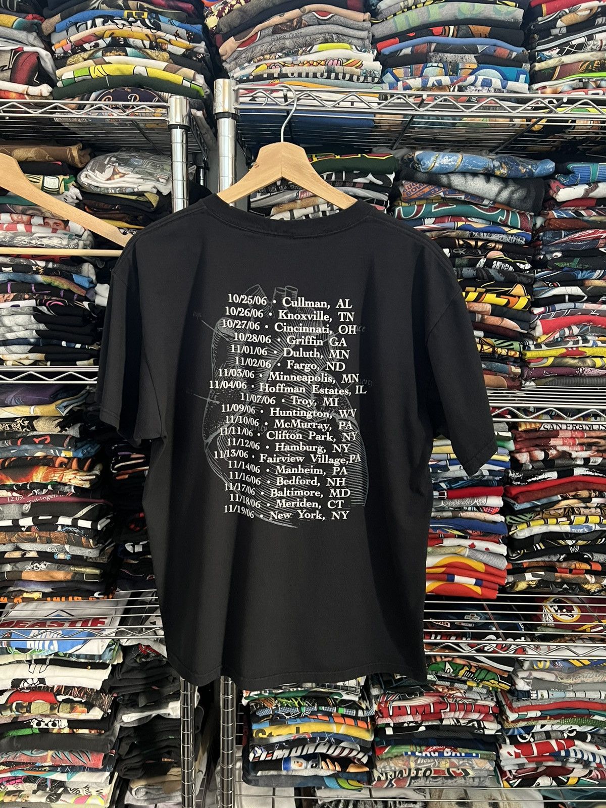 Band Tees 2006 Kutless Hearts of the Innocent Tour Tee Size US L / EU 52-54 / 3 - 2 Thumbnail