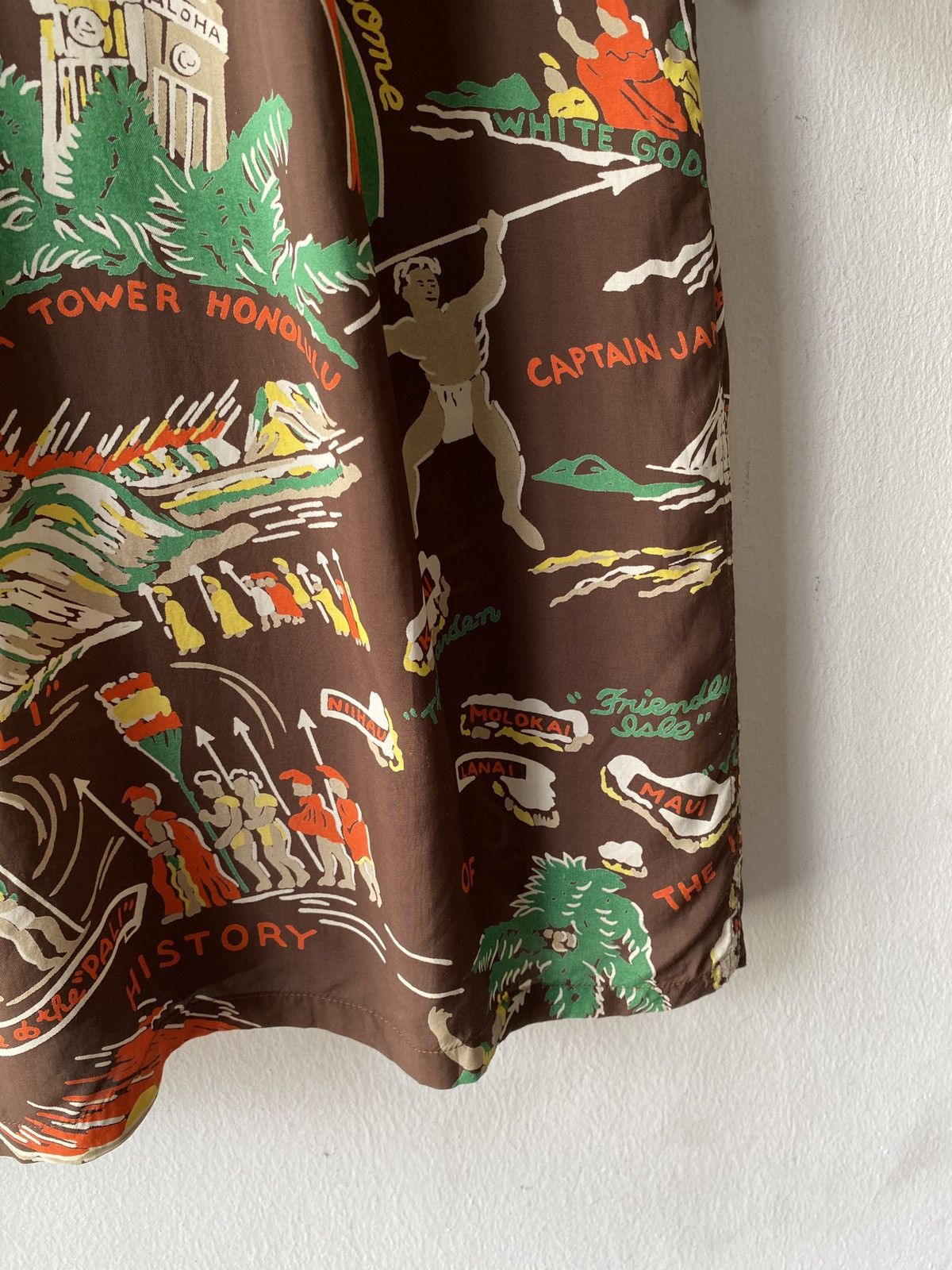 Japanese Brand × Sun Surf Allen & Hanson Brown History Of The Island Hawaiian Shirt Size US L / EU 52-54 / 3 - 15 Thumbnail