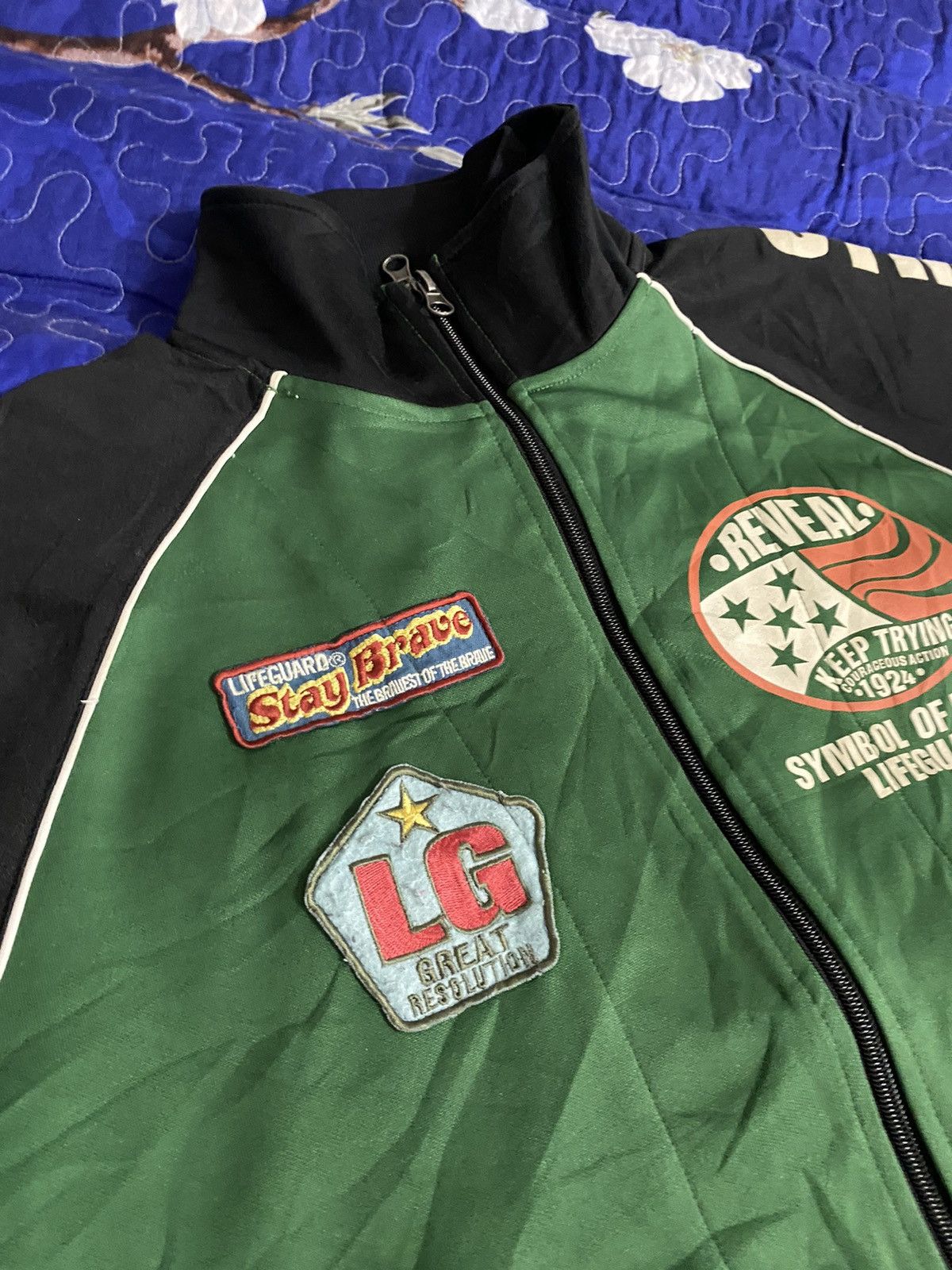 Vintage VINTAGE SYMBOL BRAVE LIFEGUARD REVEAL TRACKTOP Size US M / EU 48-50 / 2 - 5 Thumbnail