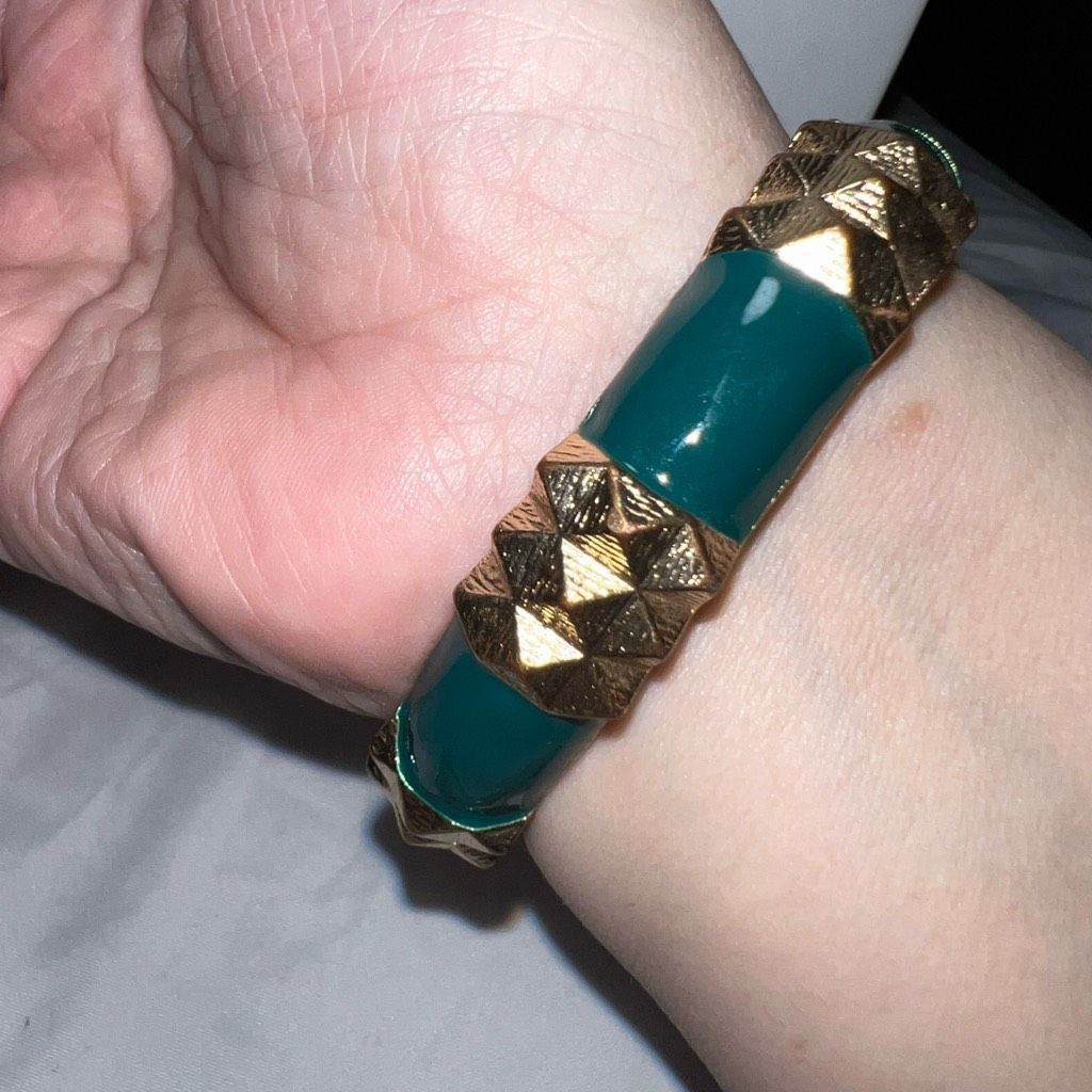 Vintage Vintage MCM Gold Tone and Green Enameled Hinged Cuff Size ONE SIZE - 4 Thumbnail