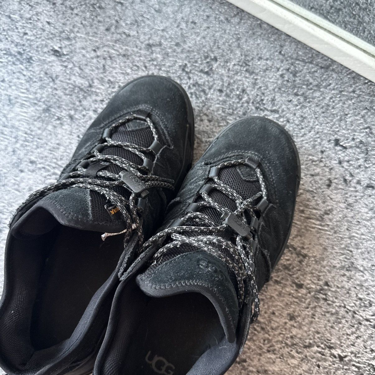 Ugg Ugg captrail low womens size 8 black Size US 8 / IT 38 - 8 Thumbnail