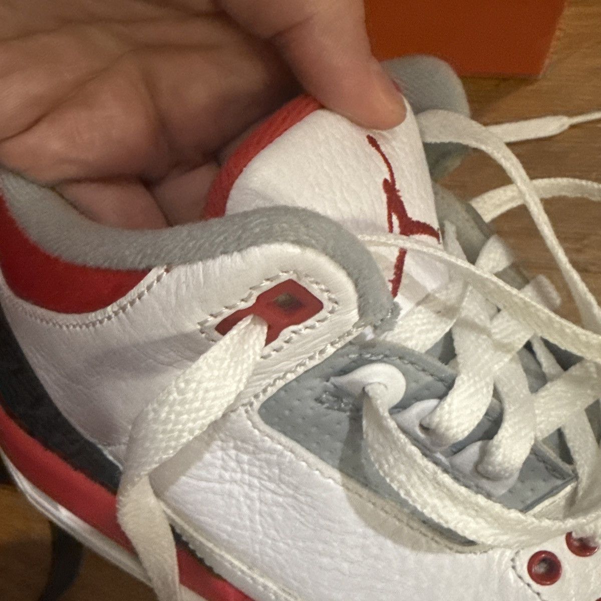 Jordan Brand Jordan 3 Retro Fire Red (2013) Size US 7 / EU 40 - 3 Thumbnail