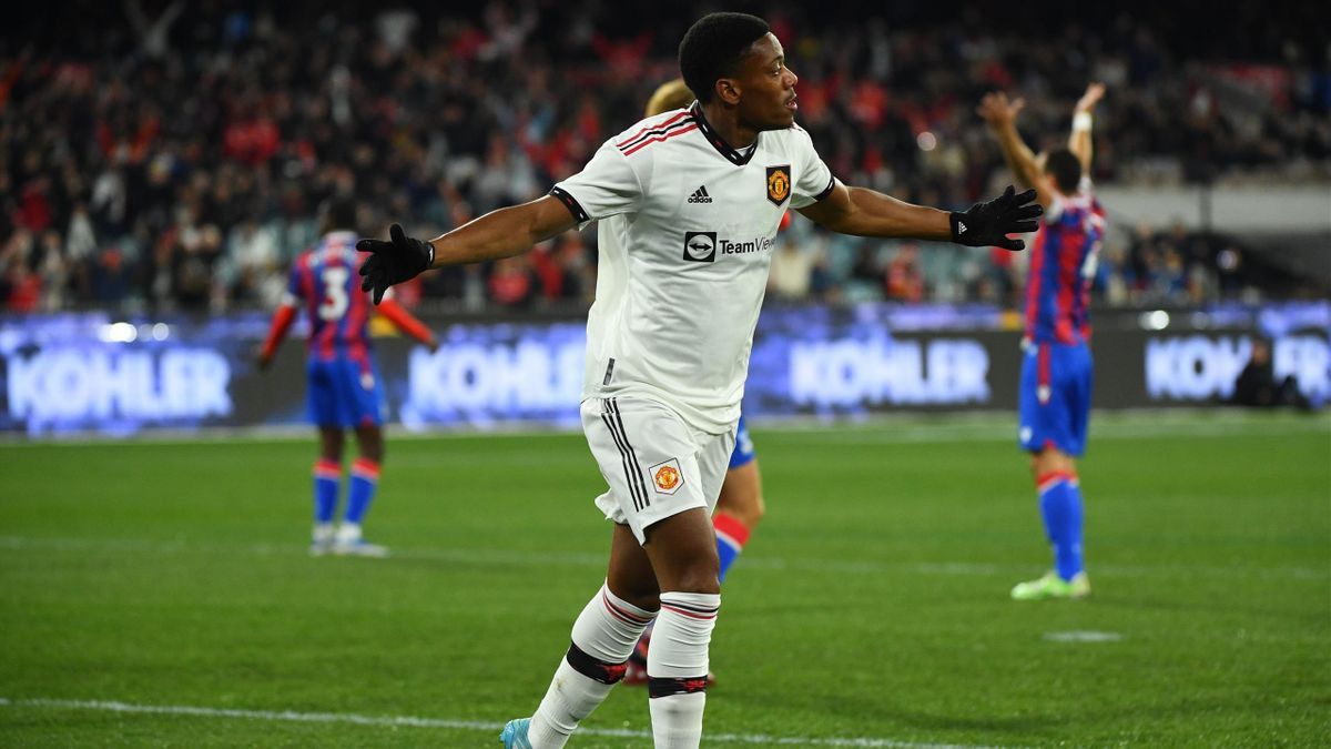 Adidas MAN UNITED ADIDAS 2022/2023 FOOTBALL AWAY JERSEY #9 MARTIAL Size US S / EU 44-46 / 1 - 12 Thumbnail