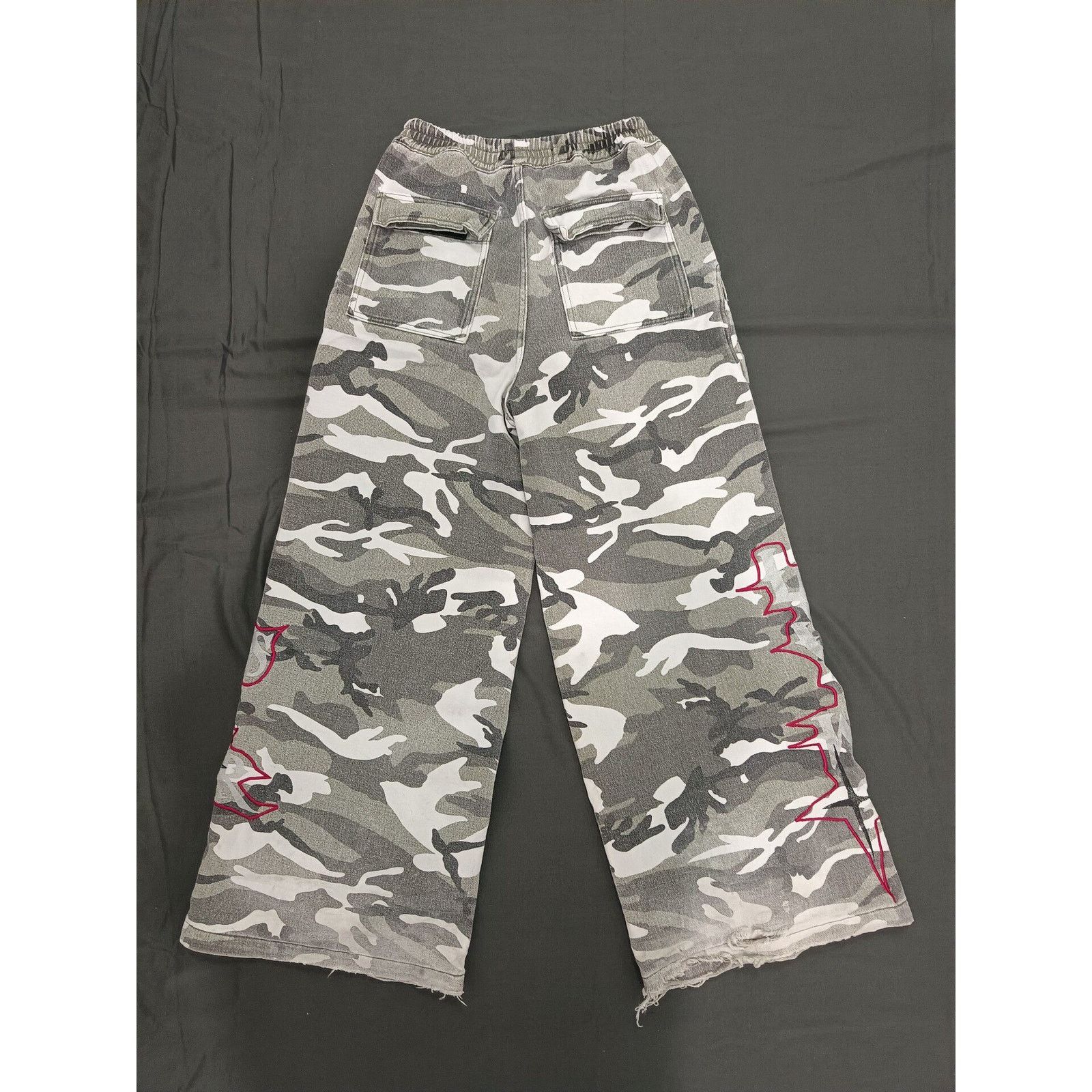 Japanese Brand Snow White Camo Cargo Pants Wide Leg Baggy Camouflage Size US 30 / EU 46 - 2 Thumbnail