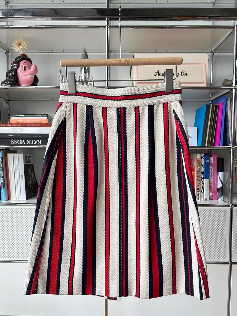 Gucci GucciStriped vintage gold buckle denim skirt 2503-Nextarrow Size 26" / US 2 / IT 38 - 2 Thumbnail