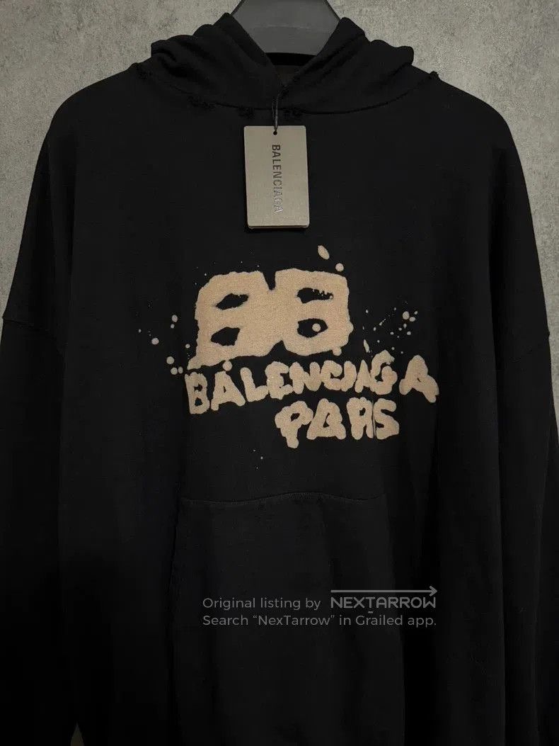 Balenciaga Balenciaga Graffiti Logo Hoodie Black XS. Size US XS / EU 42 / 0 - 2 Thumbnail
