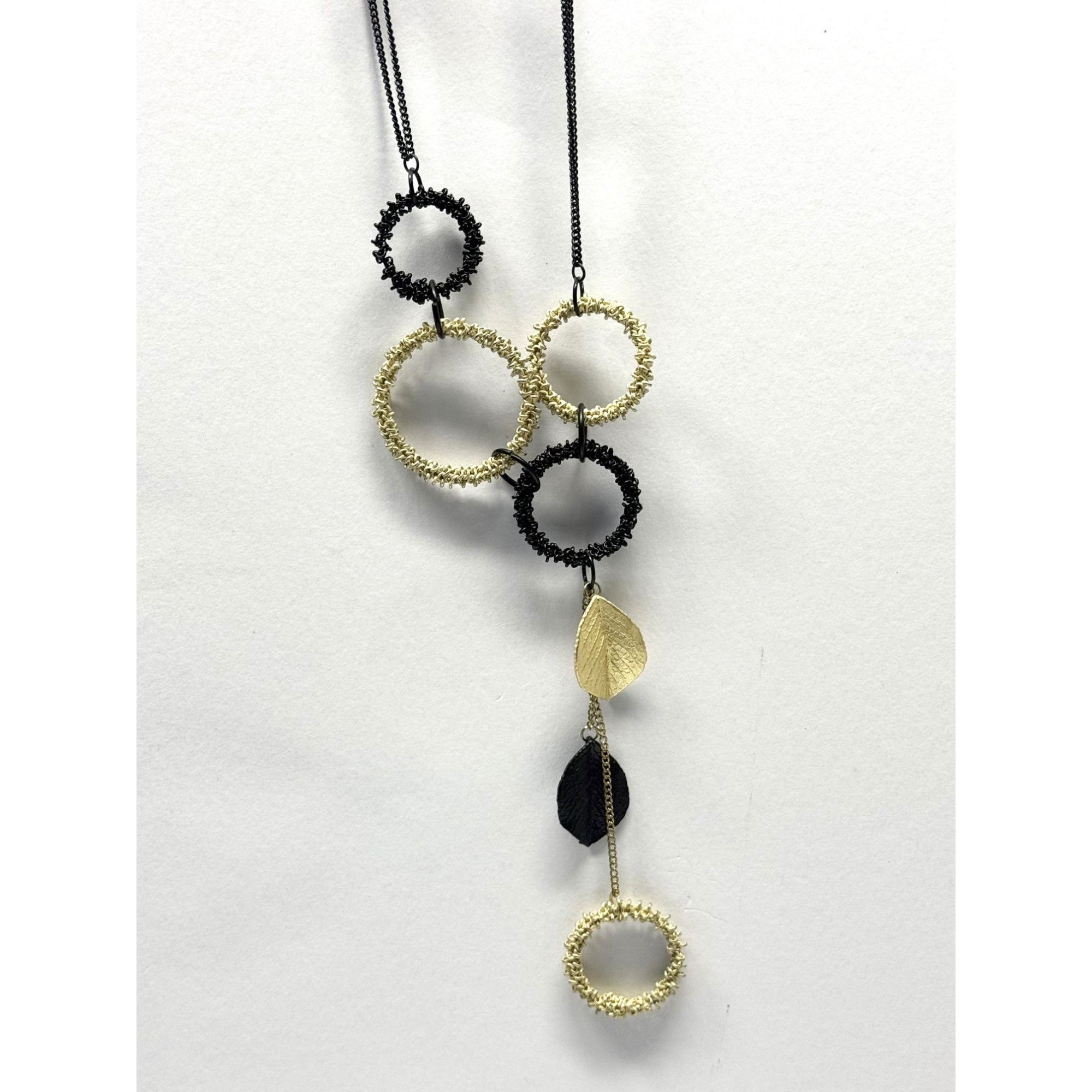 Vintage Vintage black and gold textured ring leaf necklace Size ONE SIZE - 2 Thumbnail