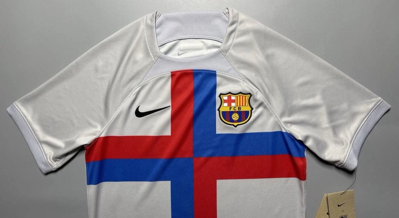Nike × Vintage BARCELONA NIKE 2022/2023 FOOTBALL THIRD JERSEY #5 BUSQUETS Size US S / EU 44-46 / 1 - 3 Thumbnail