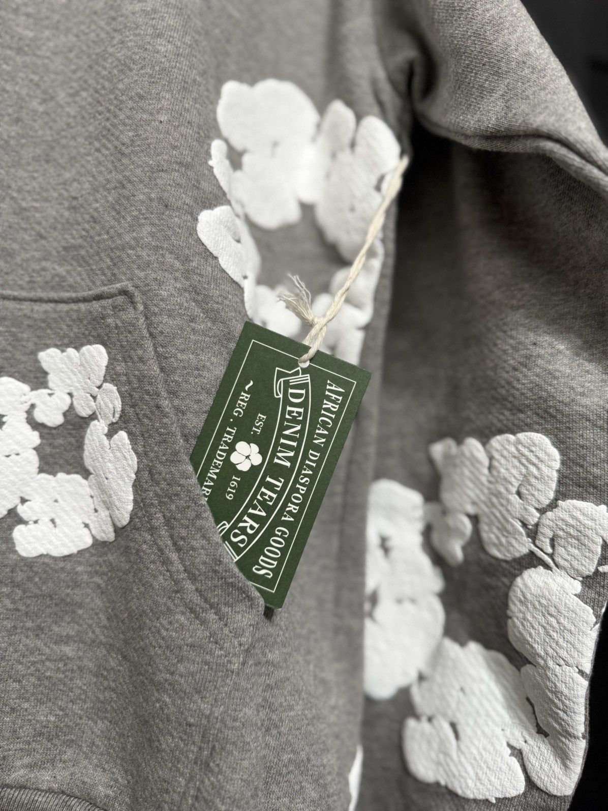DENIM TEARS Denim Tears Hoodie Gray Size S Size US S / EU 44-46 / 1 - 3 Thumbnail