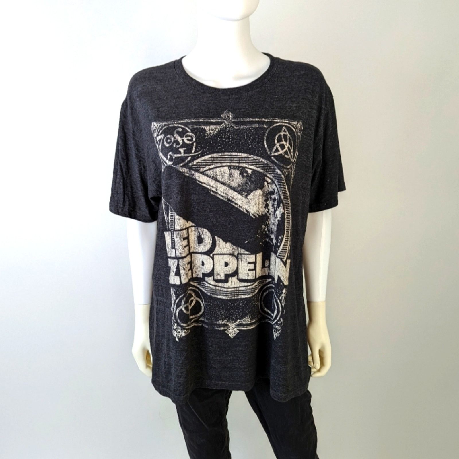 Hot Topic Led Zeppelin Zoso Blimp Distressed Print T-Shirt S Size US S / EU 44-46 / 1 - 2 Thumbnail