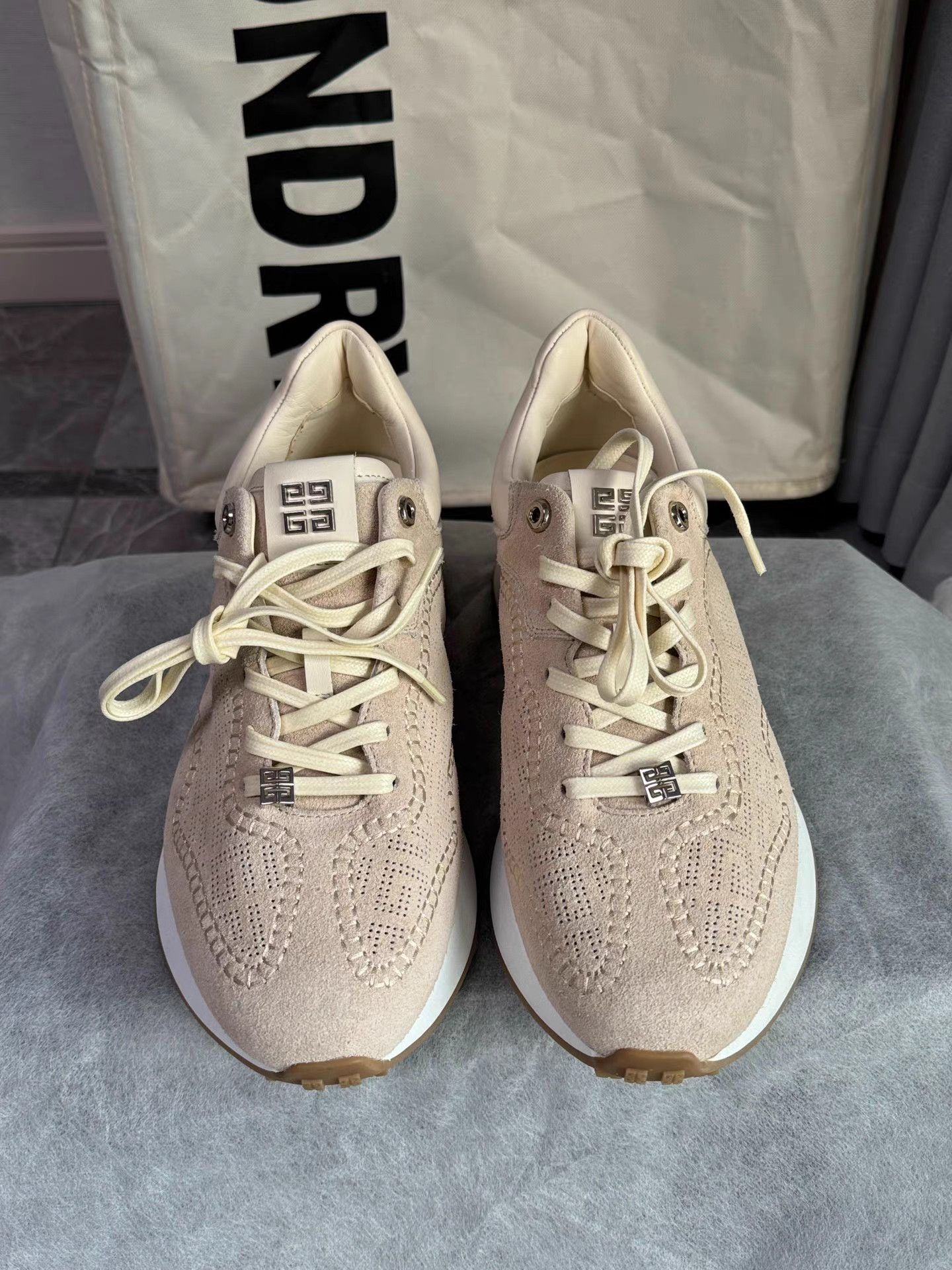 Givenchy GIVENCHY Suede Runner Sneakers K6 Size US 7.5 / EU 40-41 - 2 Thumbnail