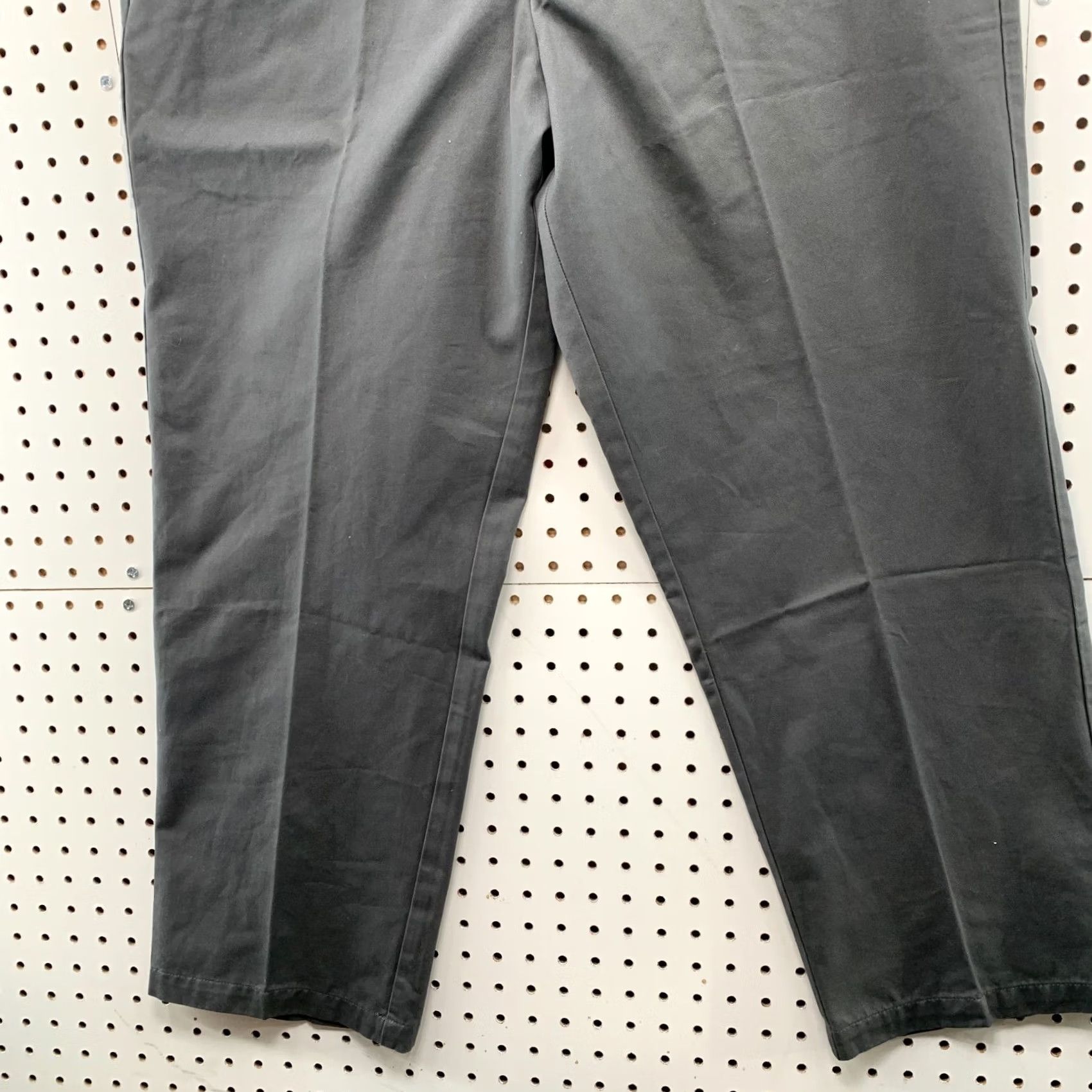 Dockers Dockers True Chino Pants Mens Size 38x29 Gray Straight Relaxed NWT Size US 38 / EU 54 - 6 Thumbnail
