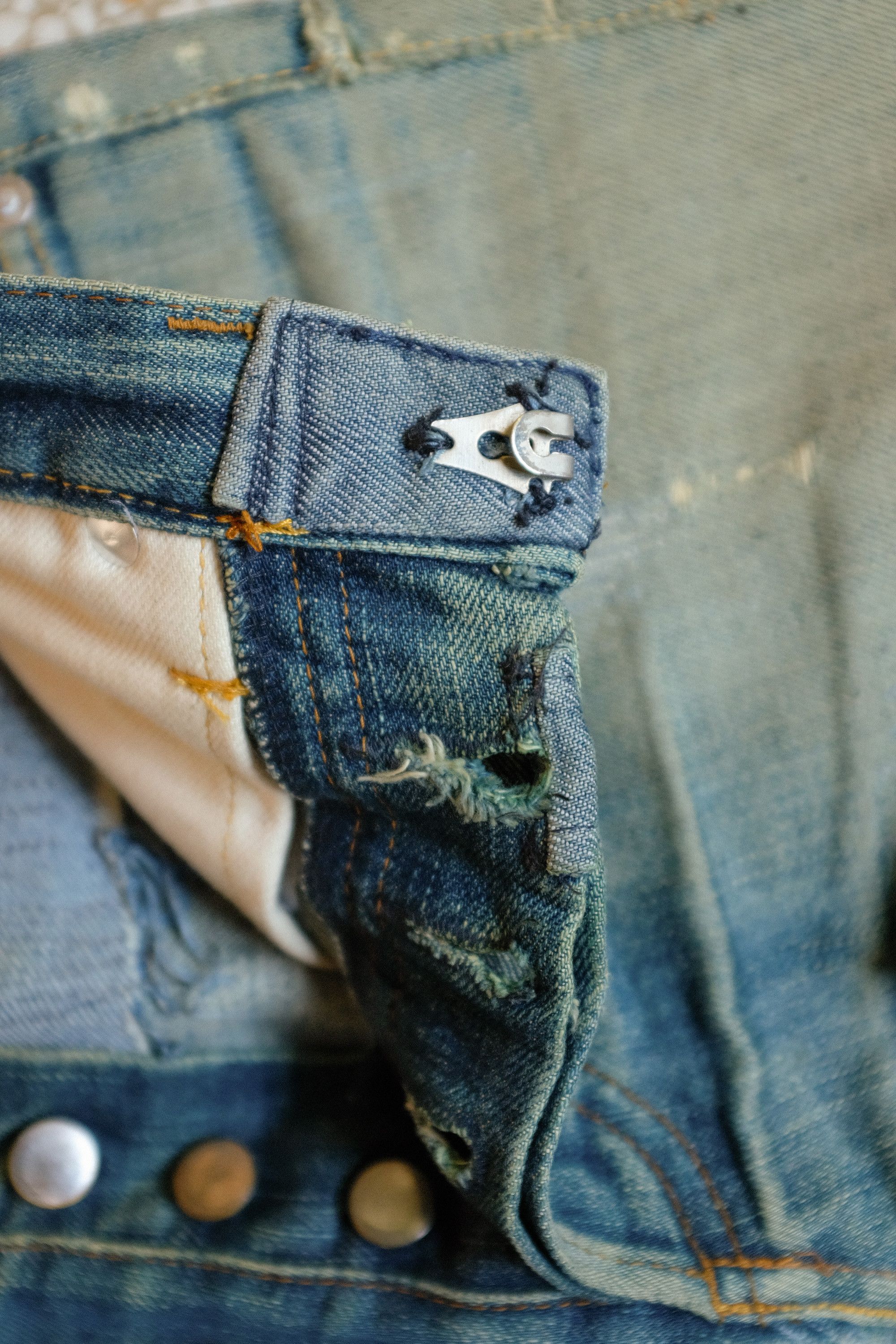 Dior Dior Homme MIJ Jeans Thrashed Repaired Hedi Slimane Size US 26 / EU 42 - 14 Thumbnail