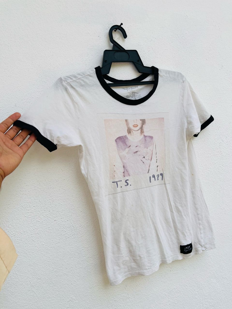 Band Tees Vintage Tailor Swift The 1989 World Tour Ringer Shirt Size US S / EU 44-46 / 1 - 4 Thumbnail