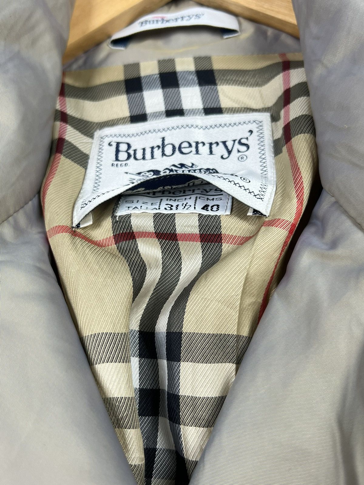 Burberry Vintage Burberry Trench Coat Jacket Size 31 1/2 M -L Size L / US 10 / IT 46 - 12 Thumbnail