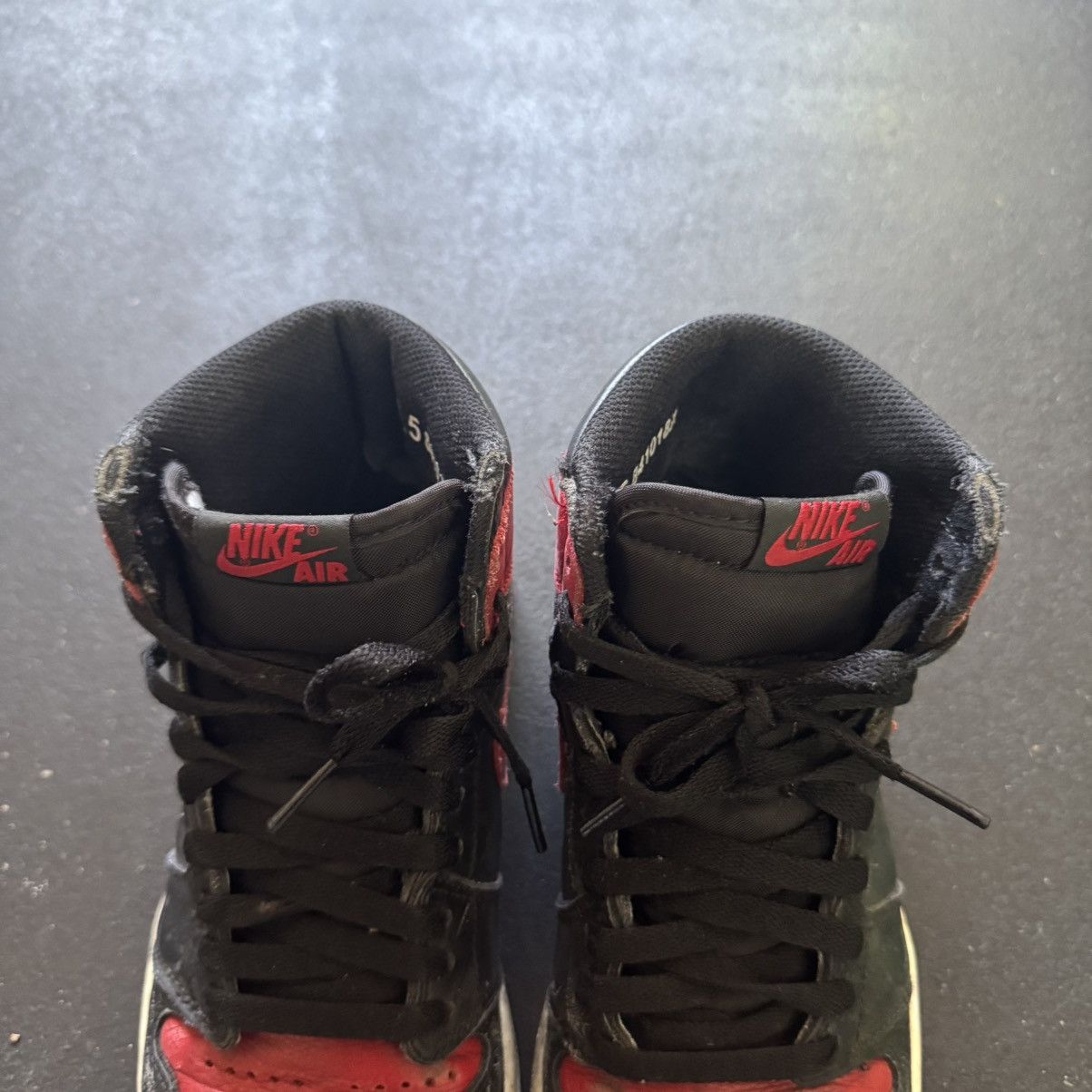 Air Jordan 1 retro high OG ‘banned’ 2016