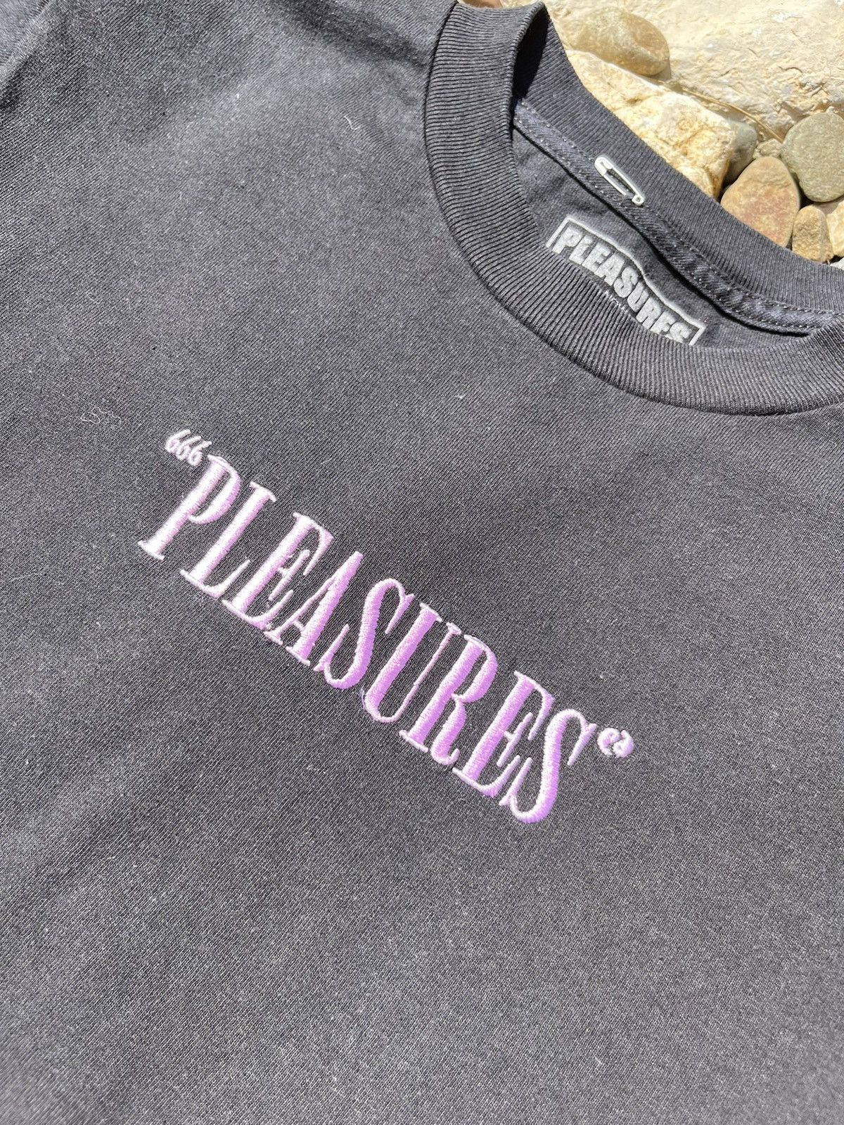 Pleasures Pleasures “Mark of the Beast” 666 embroidered core logo tee Size US S / EU 44-46 / 1 - 8 Thumbnail