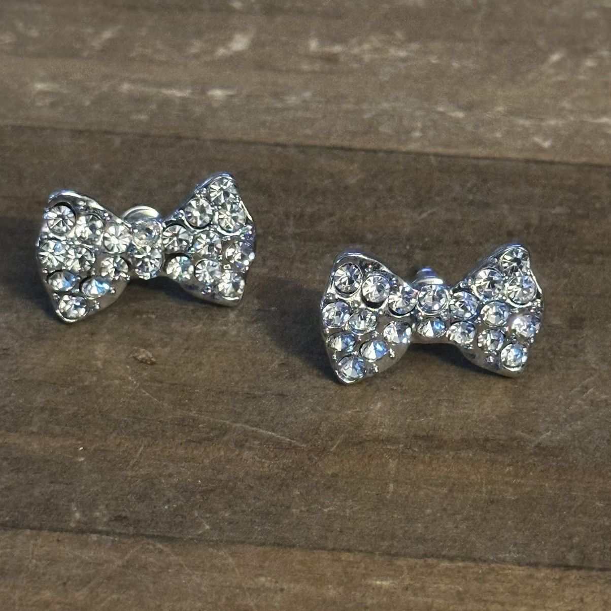 Other Chunky rhinestone bow toggle necklace, bracelet & earrings Size ONE SIZE - 3 Thumbnail