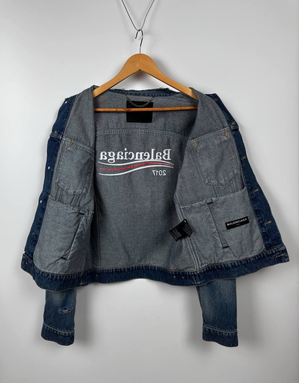 Balenciaga Balenciaga Campaign Distressed Denim Jacket Size US M / EU 48-50 / 2 - 3 Thumbnail
