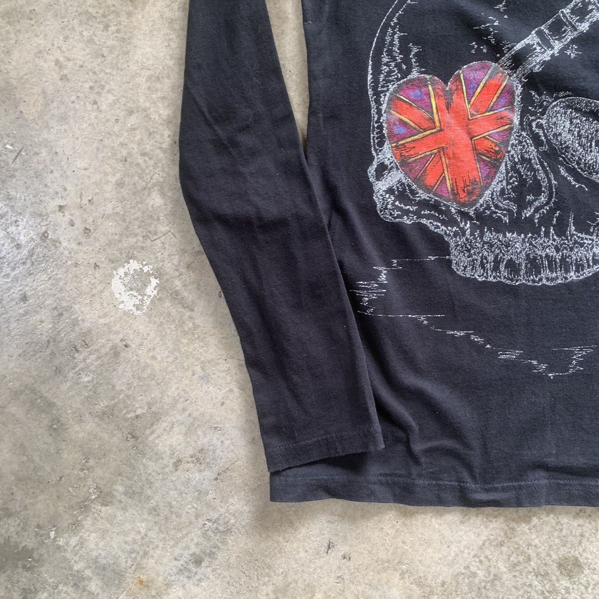 Japanese Brand 2000’s Gladnews Japan Gothic Skull tee Size S / US 4 / IT 40 - 2 Thumbnail