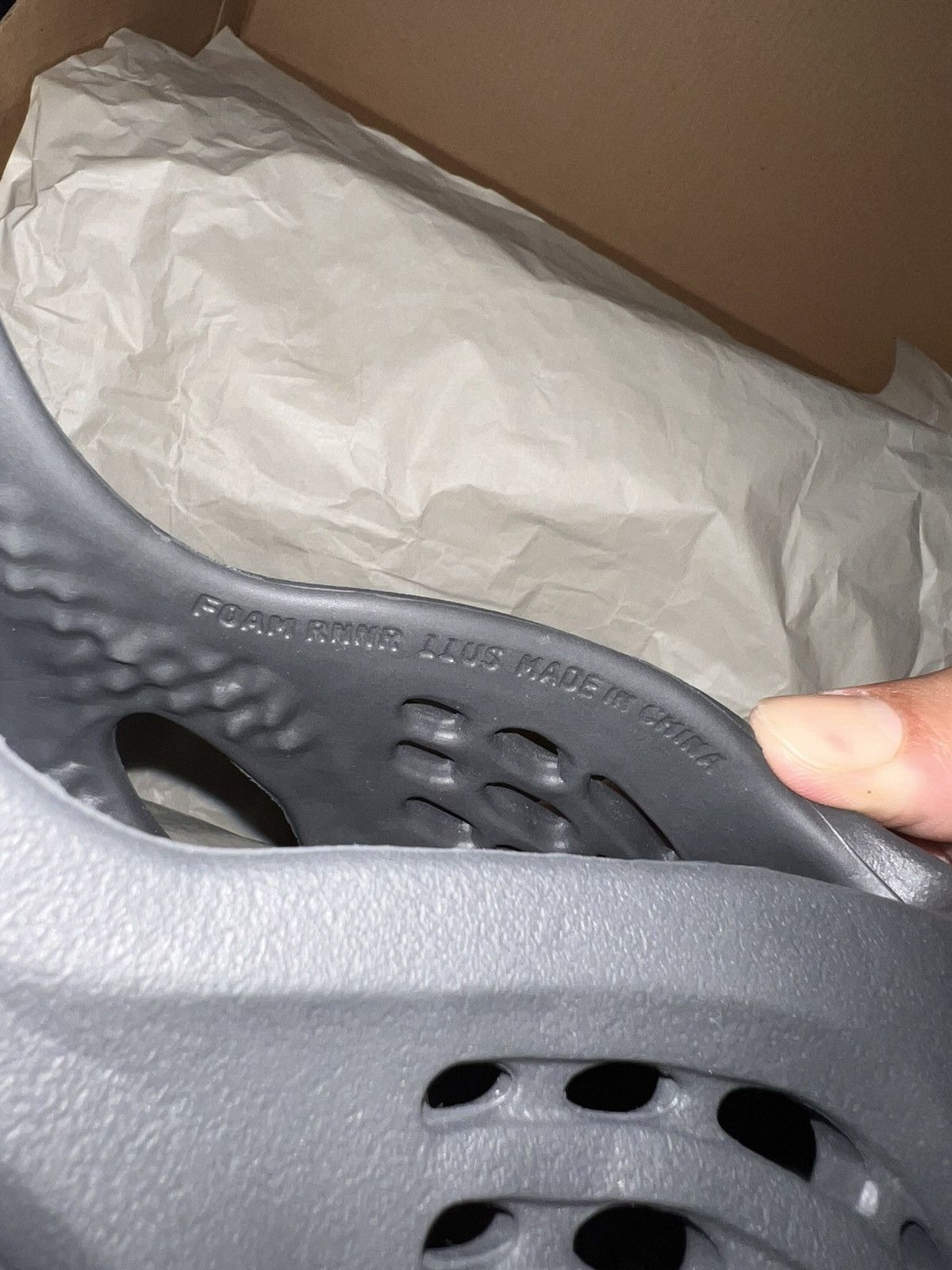 Yeezy Yeezy Adidas Foamrunner Carbon 11 Men NEW Size US 11 / EU 44 - 19 Thumbnail