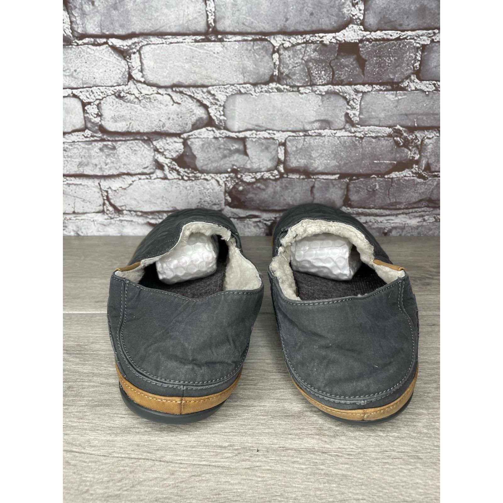 Olukai OluKai Hanohano Waxed Canvas Shadow Gray Wool Shearling Slip Size US 11.5 / IT 41.5 - 5 Thumbnail