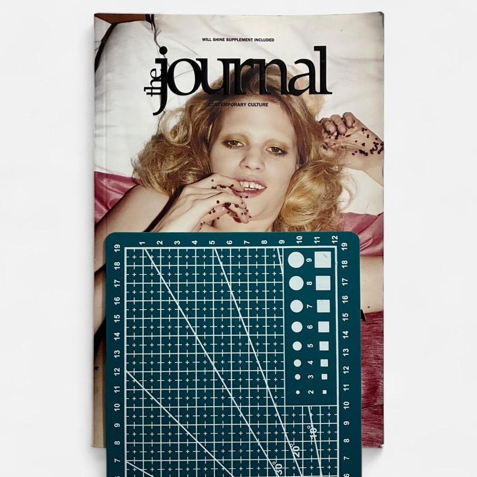Helmut Lang × Marc by Marc Jacobs × Vivienne Westwood The Journal contemporary JUERGEN TELLER Helmut lang & others Size ONE SIZE - 1 Thumbnail