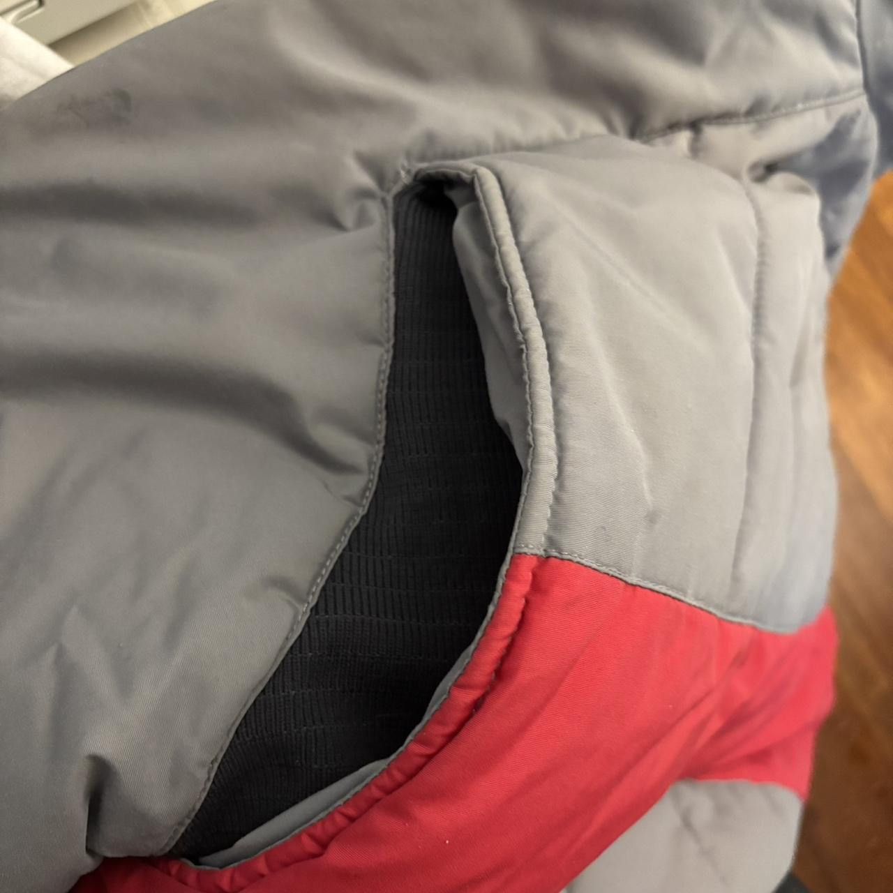 Vintage Early 2000s Eagle Pass Grey and Red Puffer Down Jacket Size US L / EU 52-54 / 3 - 3 Thumbnail