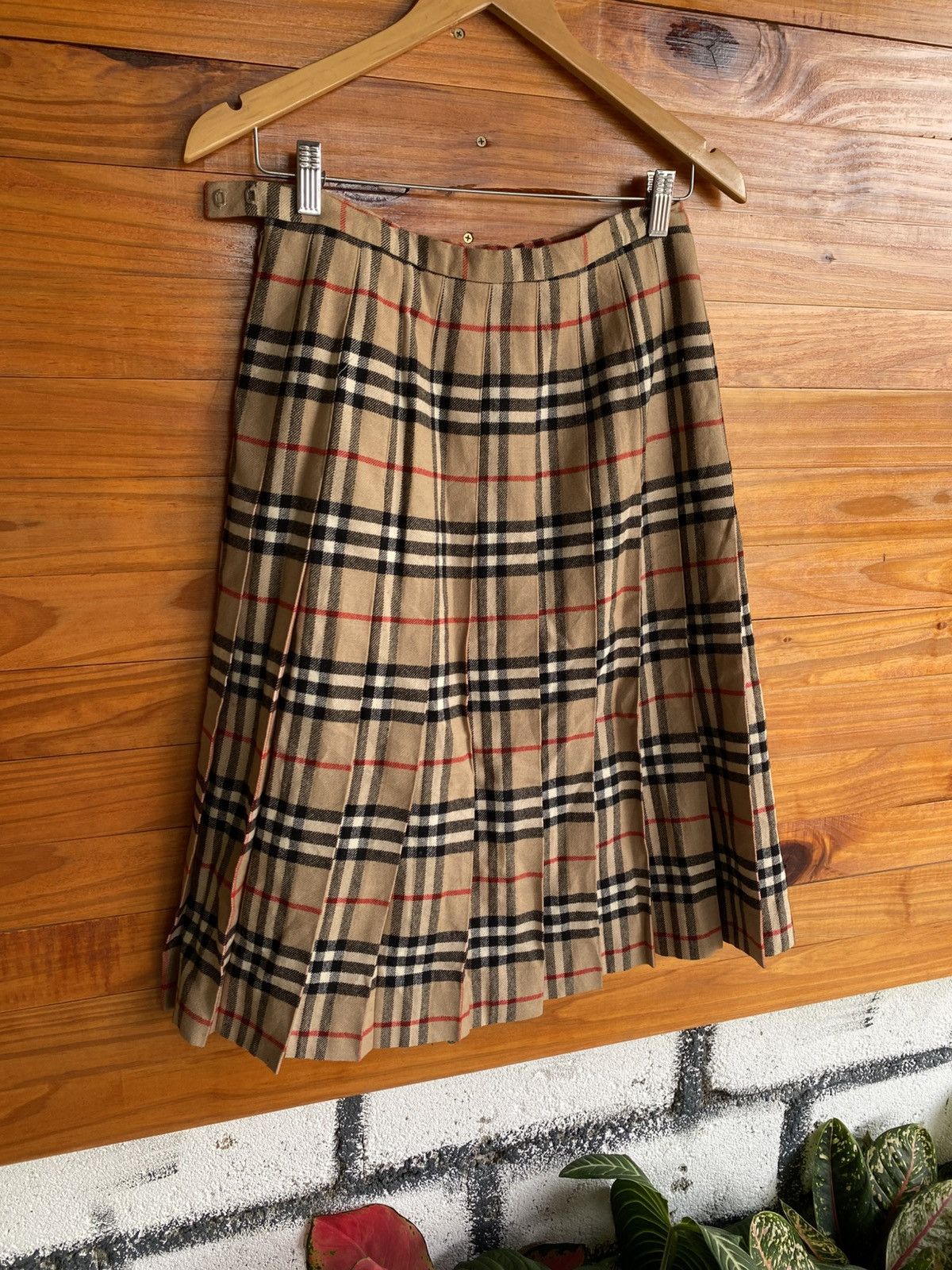Burberry Vintage Burberrys Nova Check Pleated Skirt | Wool Blend Size 27" / US 4 / IT 40 - 11 Thumbnail