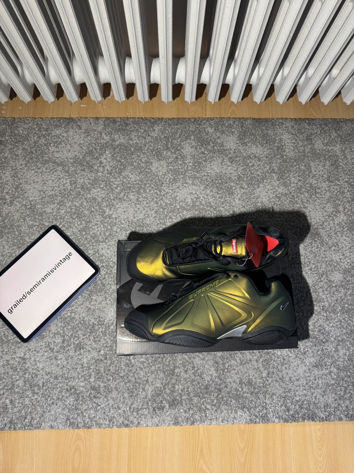 Nike × Supreme Nike x Supreme Air Zoom Courtposite Metallic Gold Size US 15 / EU 48 - 1 Thumbnail