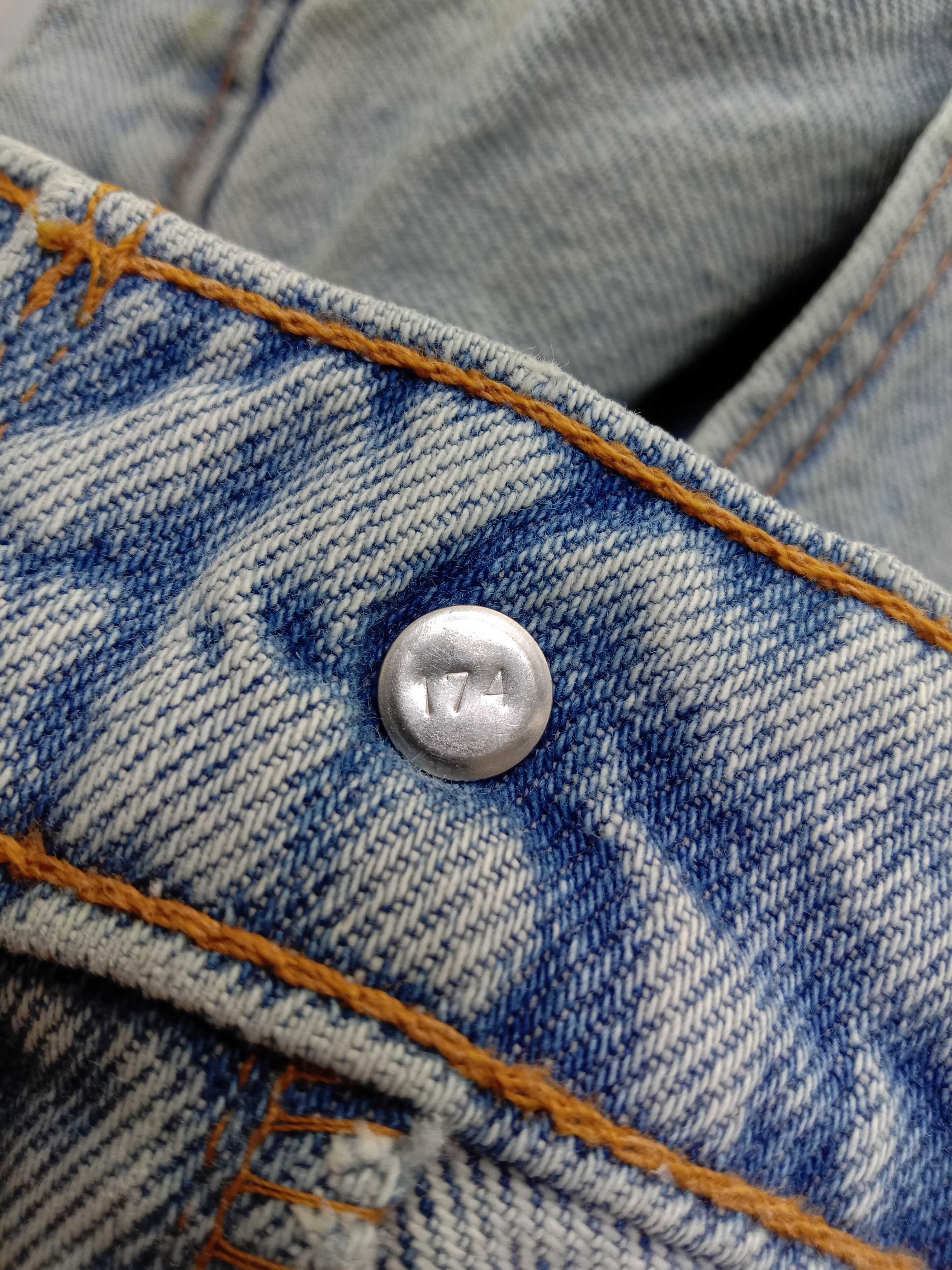 Levi's Vintage 90s Levi's 540 Jeans Light Wash Relaxed Fit Denim Size US 35 - 10 Thumbnail