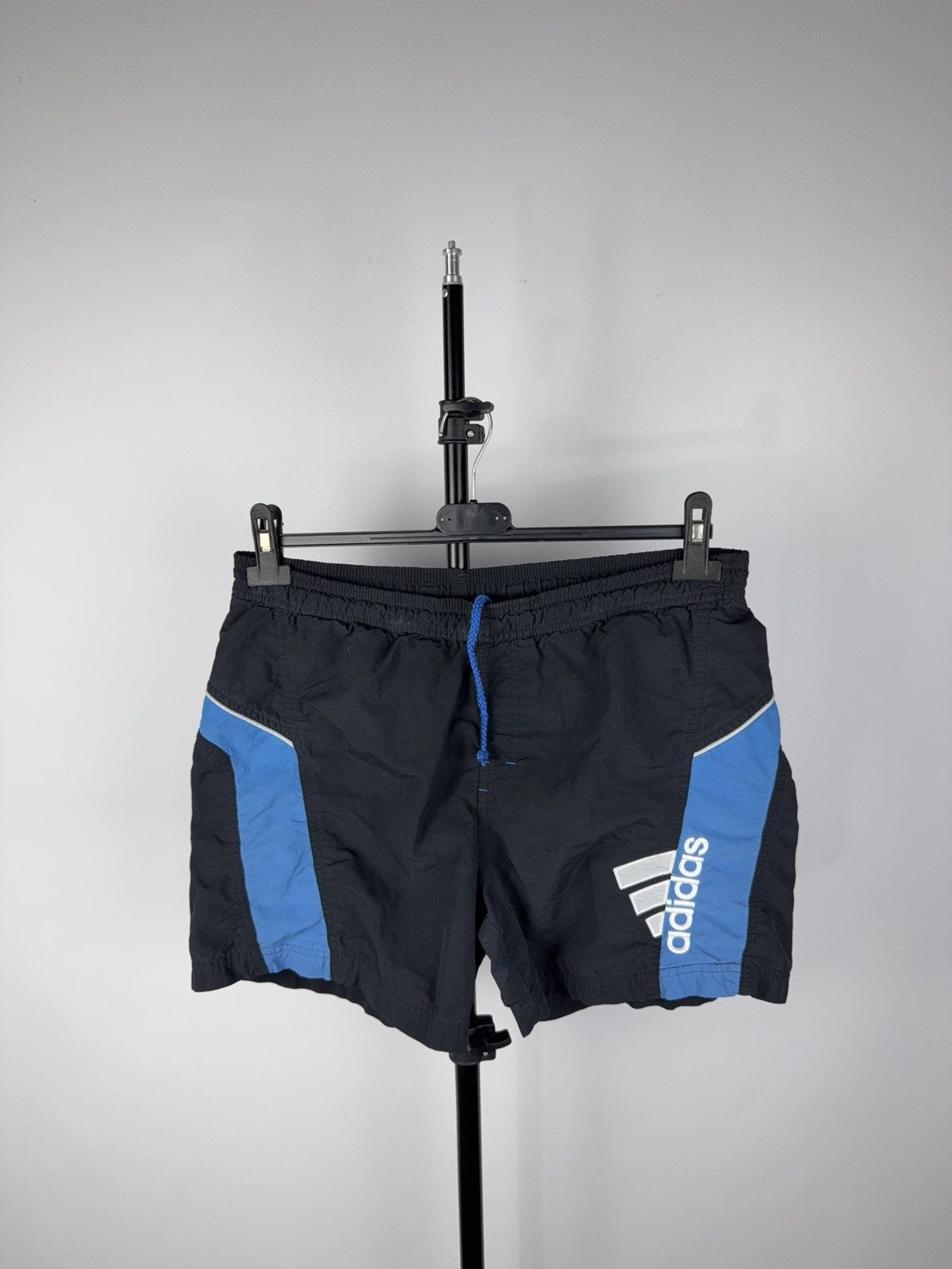 Adidas × Vintage Vintage 90s Adidas Logo Embroidered Men’s S Size Shorts Size US 30 / EU 46 - 1 Thumbnail