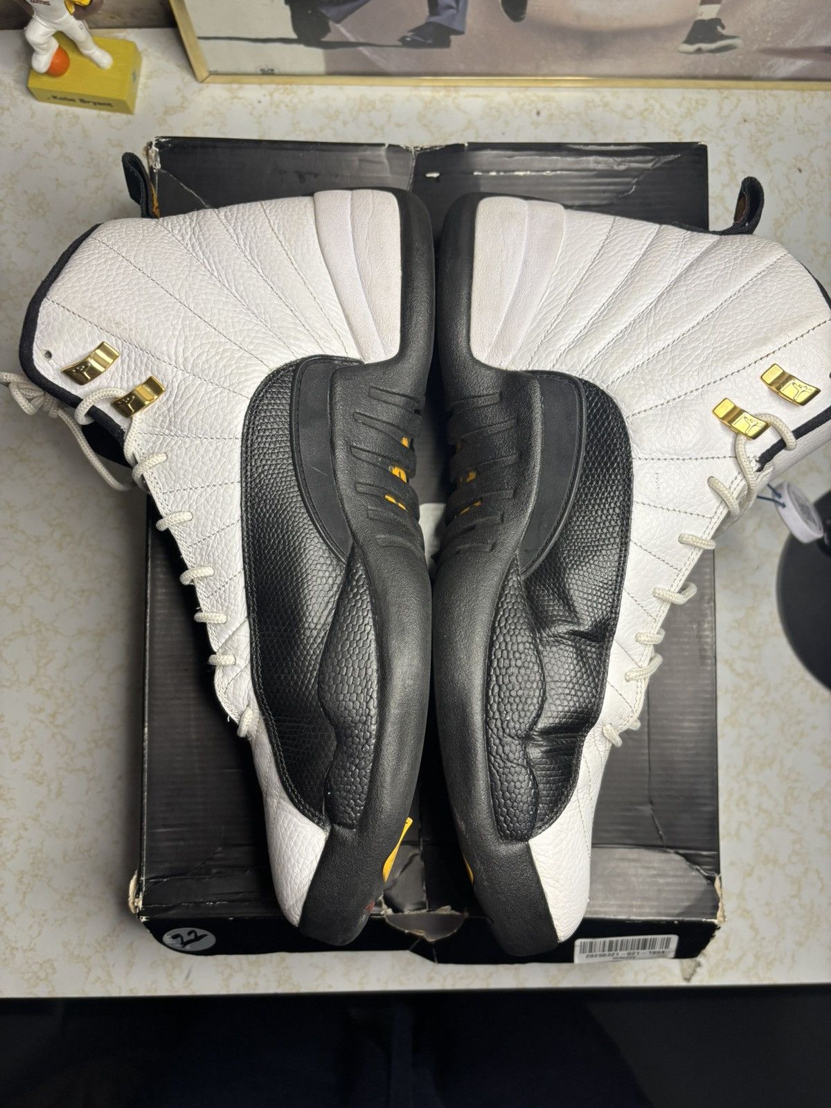 Jordan Brand Air Jordan 12 Retro 2013 Taxi 2013 Size US 13 / EU 46 - 3 Thumbnail