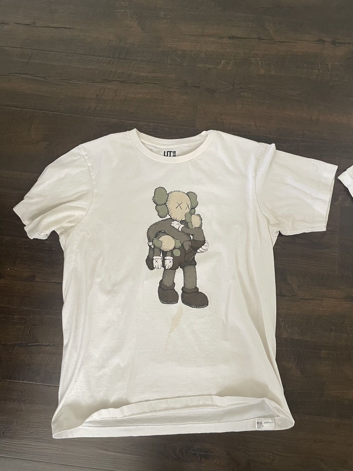 Kaws Uniqlo and Kaws collab Size US M / EU 48-50 / 2 - 1 Thumbnail