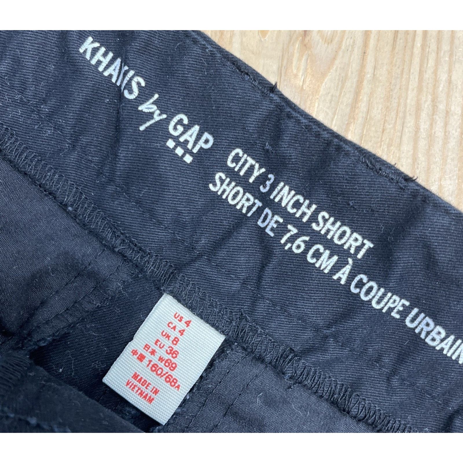 Gap Khakis By Gap Shorts Womens 4 Black City 3 Inch Short Preppy Size 27" / US 4 / IT 40 - 3 Thumbnail