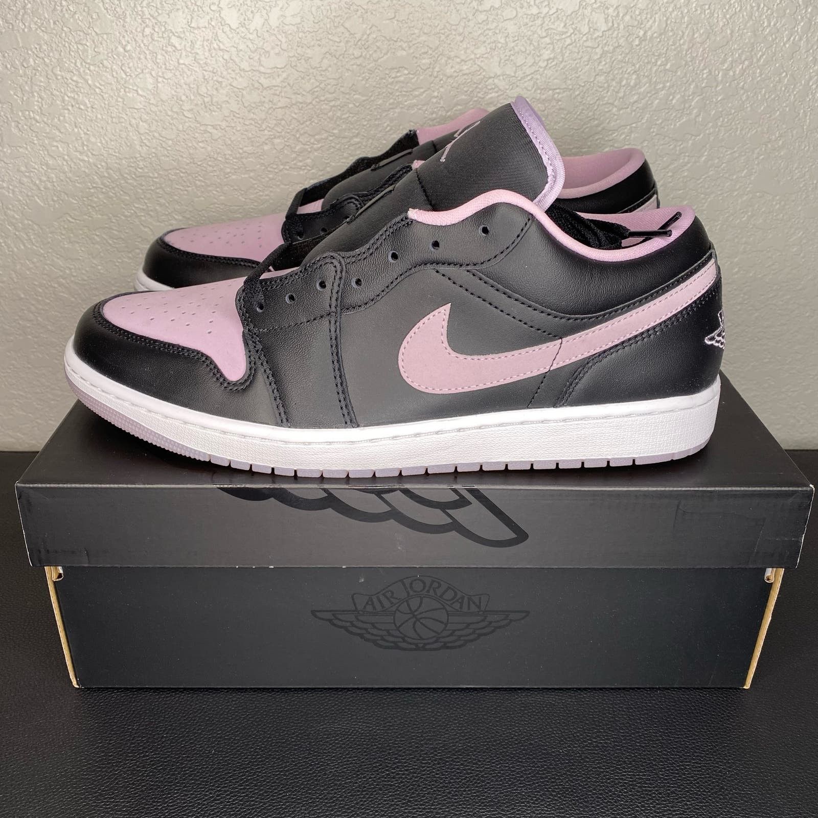 image of Nike Jordan 1 Low Se Black/ Iced Lilac-White Size 12 Shoes, Men's