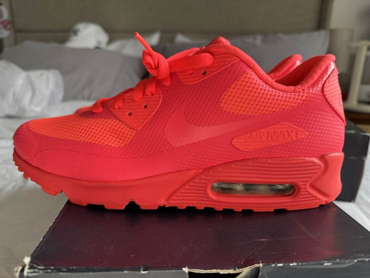 Nike NIKE AIR MAX 1 HYPERFUSE NIKE ID LASER CRIMSON HYPERPUNCH Size US 10.5 / EU 43-44 - 3 Thumbnail