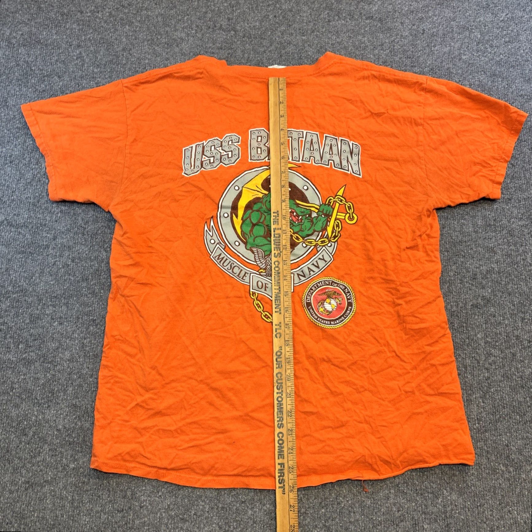 Gildan Gildan T-Shirt Men’s Large Orange USS Bataan LHD 5 US Navy Shirt Mens L Orange USS Bataan LHD 5 Gildan Size US L / EU 52-54 / 3 - 6 Thumbnail