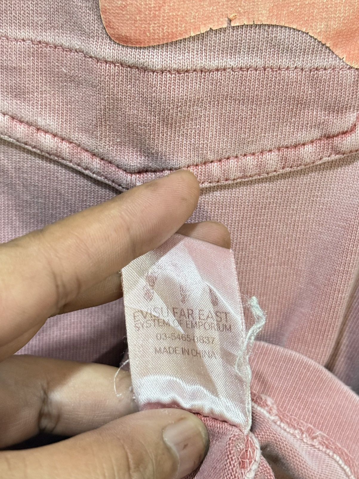Evisu Thrashed Vintage Evisu Pocket Distressed Heavy Cotton Tee Size US L / EU 52-54 / 3 - 12 Thumbnail