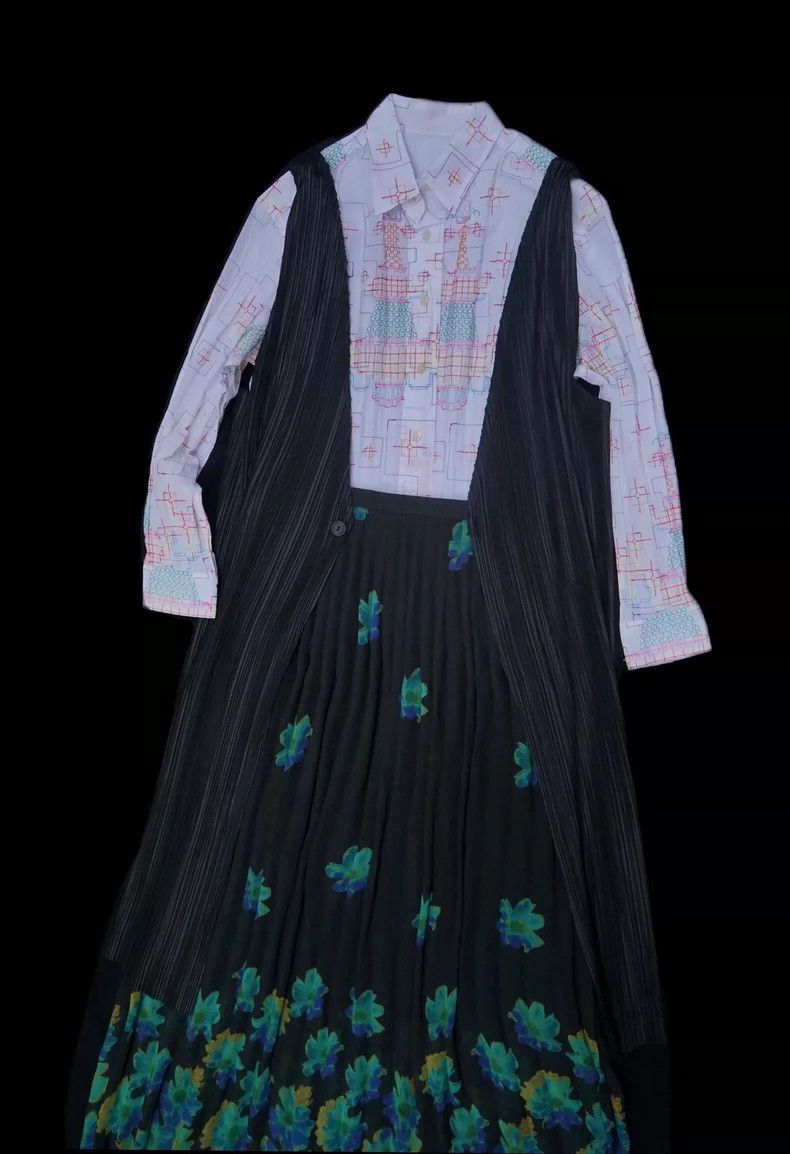 Issey Miyake Issey Miyake Embroidered pleated shirt Size M / US 6-8 / IT 42-44 - 1 Thumbnail