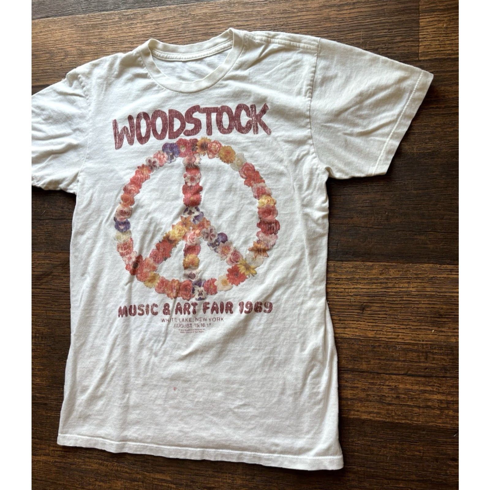 Vintage VINTAGE Women’s Woodstock T-Shirt White XS 60s Music Hippie BOHO Festival NY Shirt Womens XS White Woodstock 60s Music Festival Size XS / US 0-2 / IT 36-38 - 5 Thumbnail